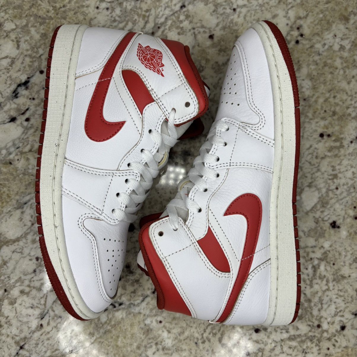 Jordan Brand Size 8 - Air Jordan 1 SE Mid White Dune Red Clean W/Box Size US 8 / EU 41 - 13 Thumbnail