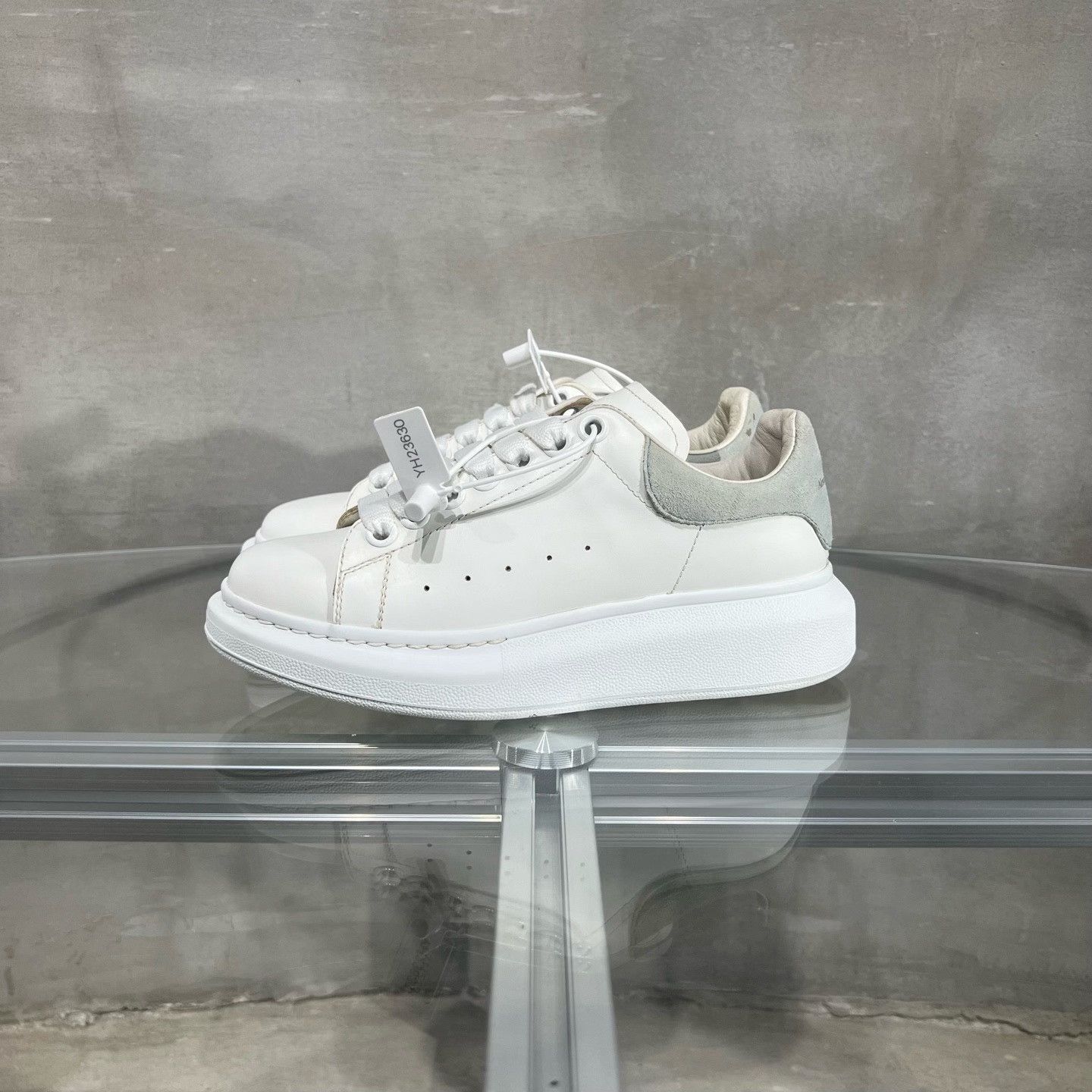 Alexander McQueen ALEXANDER MCQUEEN White shoes with blue heels| Size US 4.5 / IT 34.5 - 3 Thumbnail