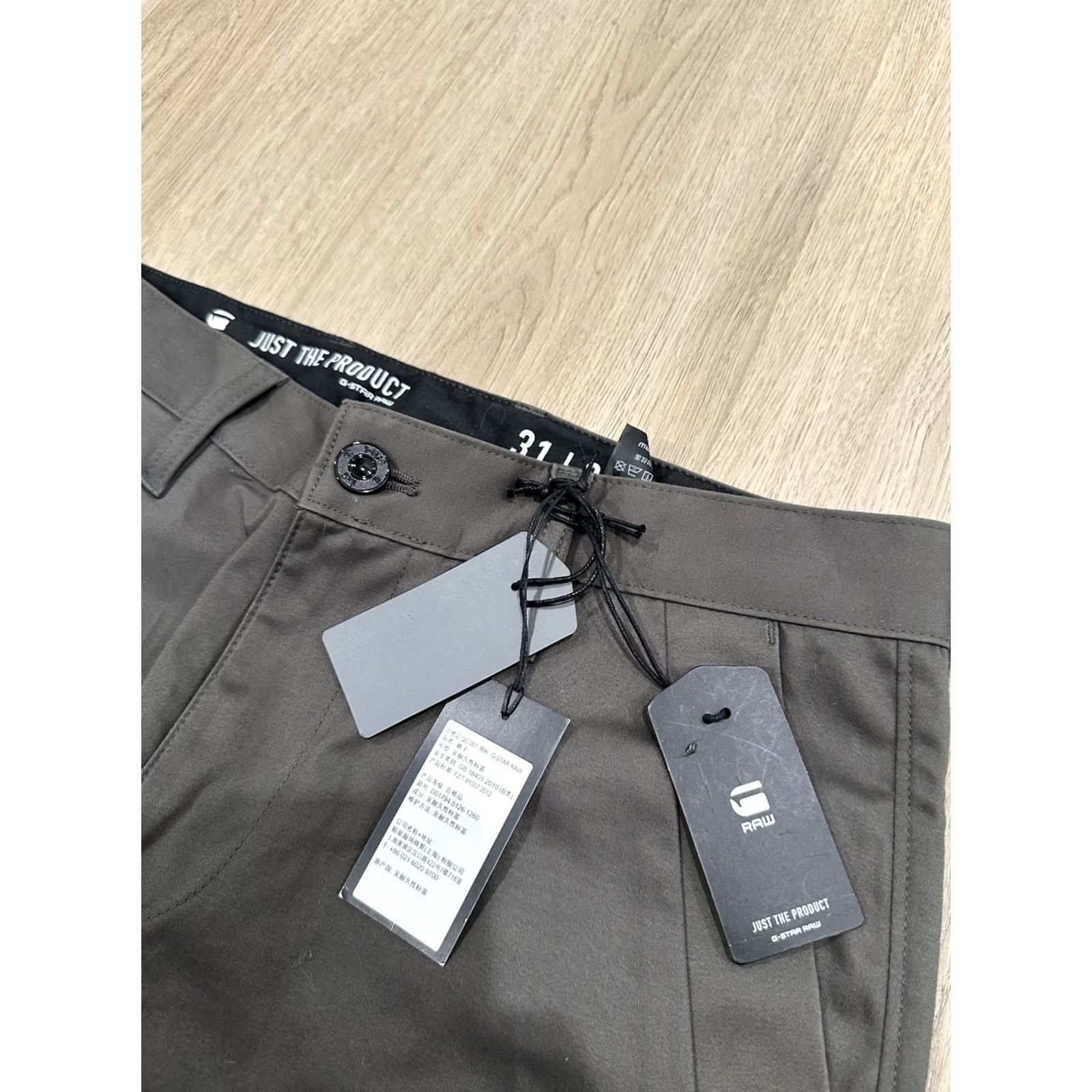 G-Star VINTAGE N/A I cannot complete this task as the provided data indicates the item is not vintage. Size US 32 / EU 48 - 6 Thumbnail