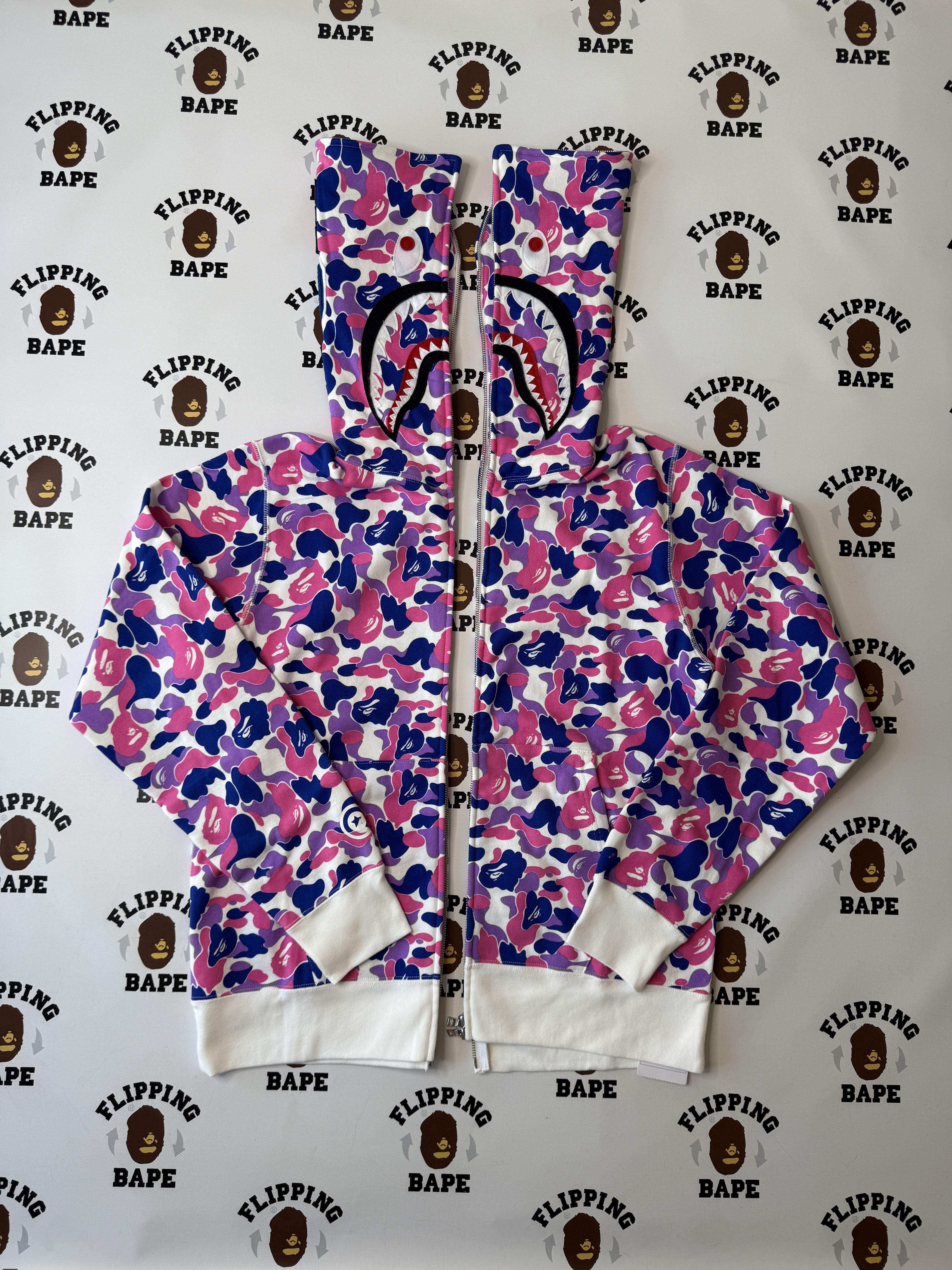 Bape BAPE GUANGZHOU SEPARATE SHARK FULL ZIP HOODIE Size US L / EU 52-54 / 3 - 1 Thumbnail