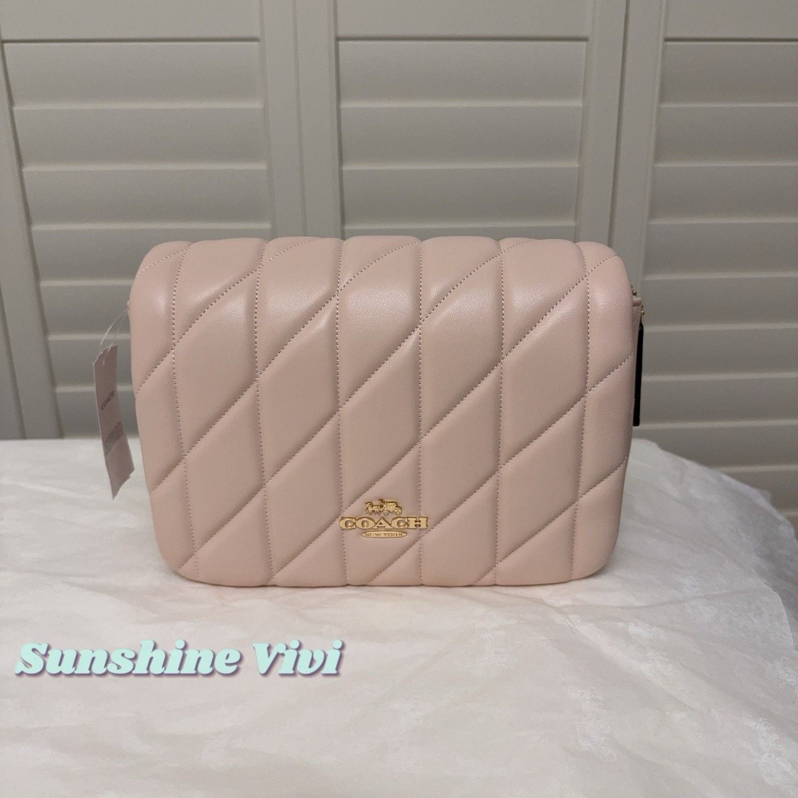 Coach NWT Coach Quinn Bag Crossbody Handbag leather CY663 Blush Size ONE SIZE - 1 Thumbnail