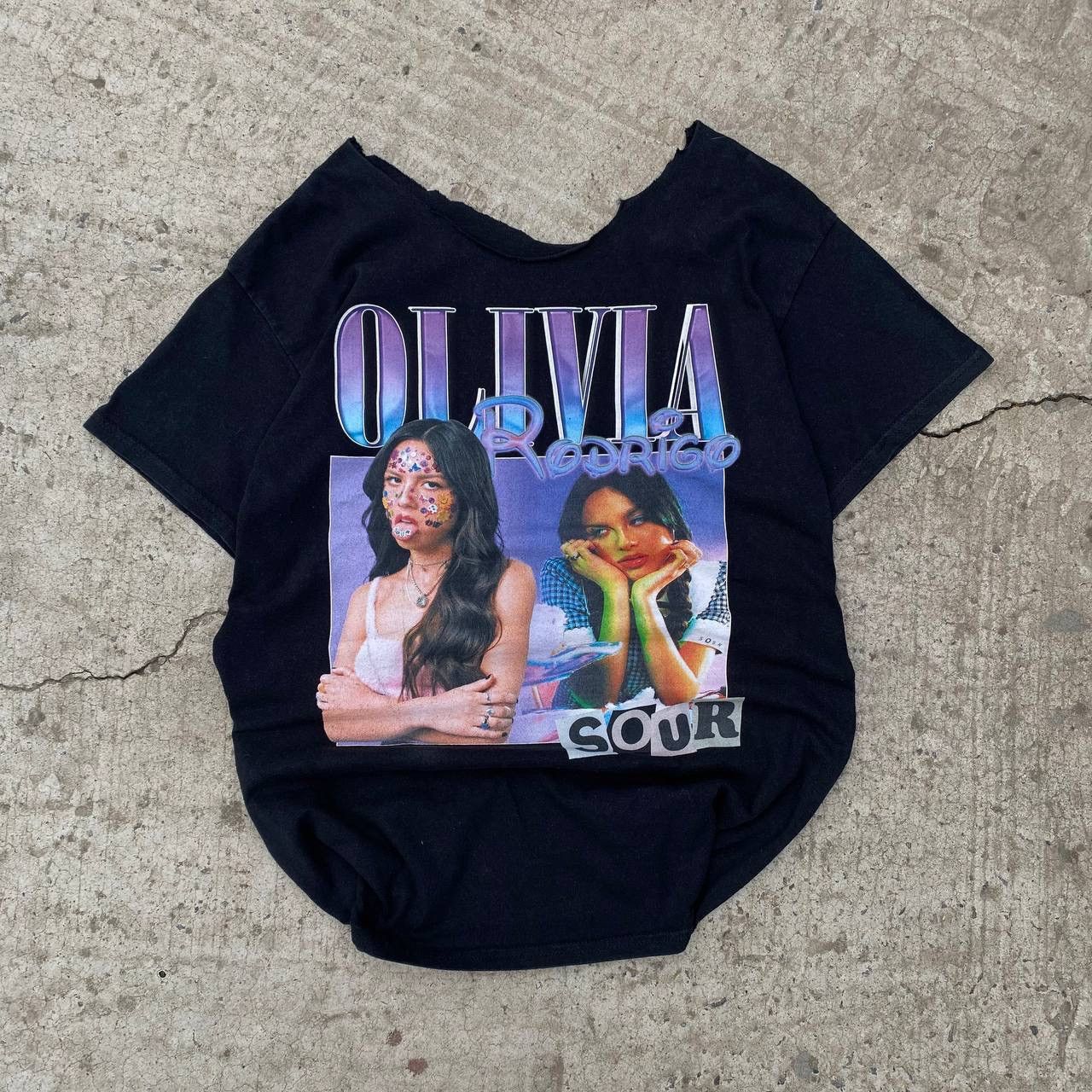 Hypebeast Vintage Olivia Rodrigo Sour T-shirts Big Logo Rock Band Y2K Size US S / EU 44-46 / 1 - 1 Thumbnail
