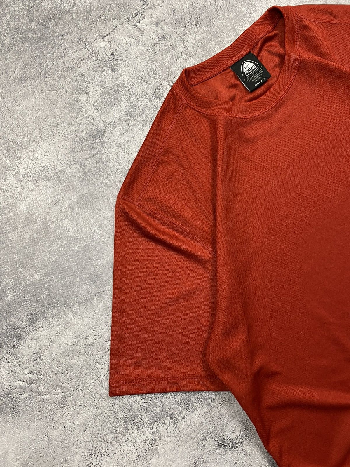 Nike ACG Vintage Nike ACG Red T-Shirt Rare Y2K Tee Size US M / EU 48-50 / 2 - 10 Thumbnail
