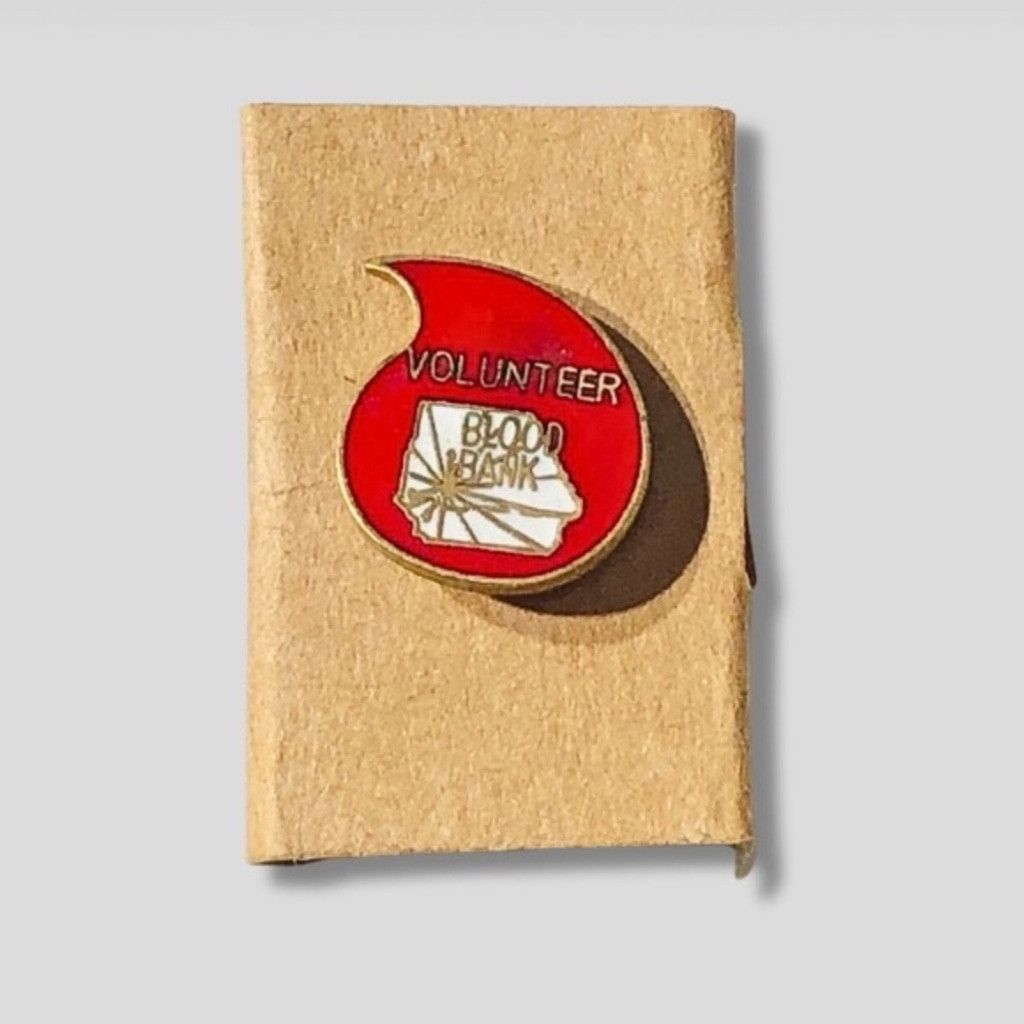 Vintage Vintage Volunteer Blood Bank Lapel Pin Scatter Butterfly Red Size ONE SIZE - 1 Thumbnail
