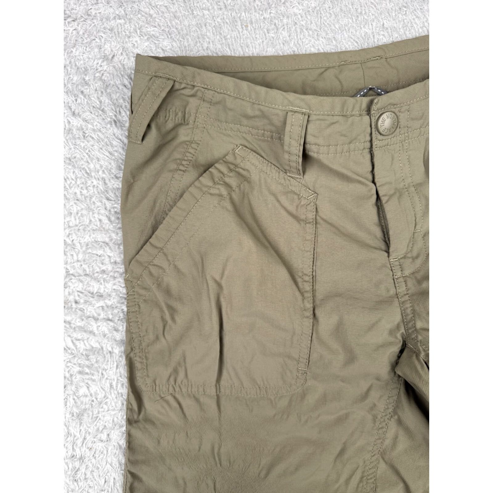 The North Face The North Face Shorts Women 6 L Beige Chino 100% Nylon Hiking Camping 30x8 Size 28" / US 6 / IT 42 - 2 Thumbnail