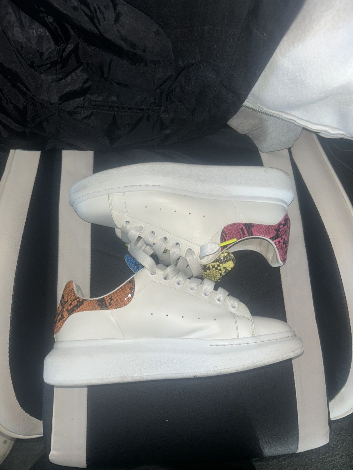Alexander McQueen Alexander McQueen Oversized Sneaker 'White Multi Snake Print Size US 9 / EU 42 - 5 Thumbnail