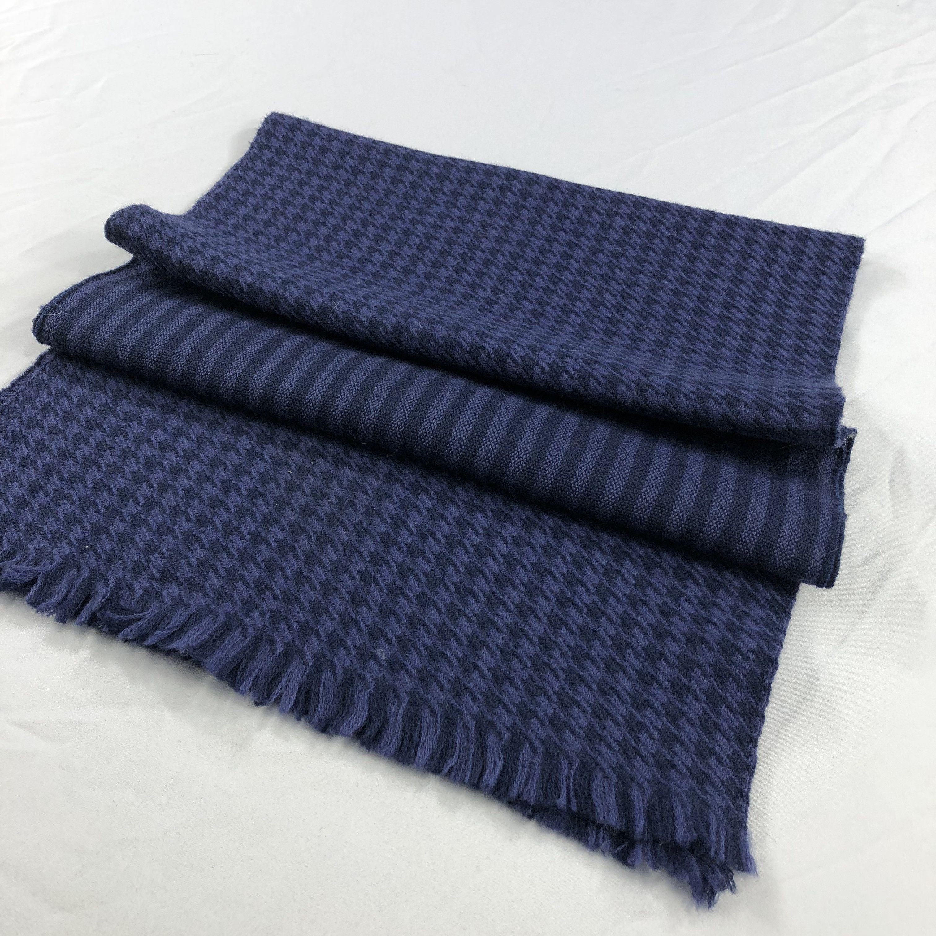 Michiko Koshino Michiko Koshino Houndstooth Wool Scarf Muffler V997 Size ONE SIZE - 2 Thumbnail