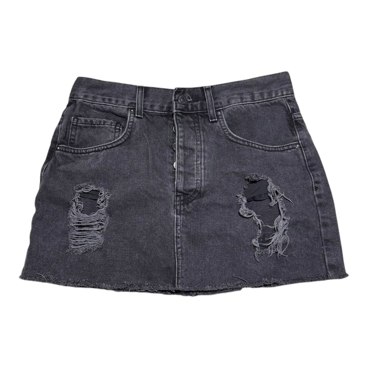 Forever 21 Forever 21 Cotton Faded Black Distressed Denim Skirt 27 Size 27" / US 4 / IT 40 - 1 Thumbnail