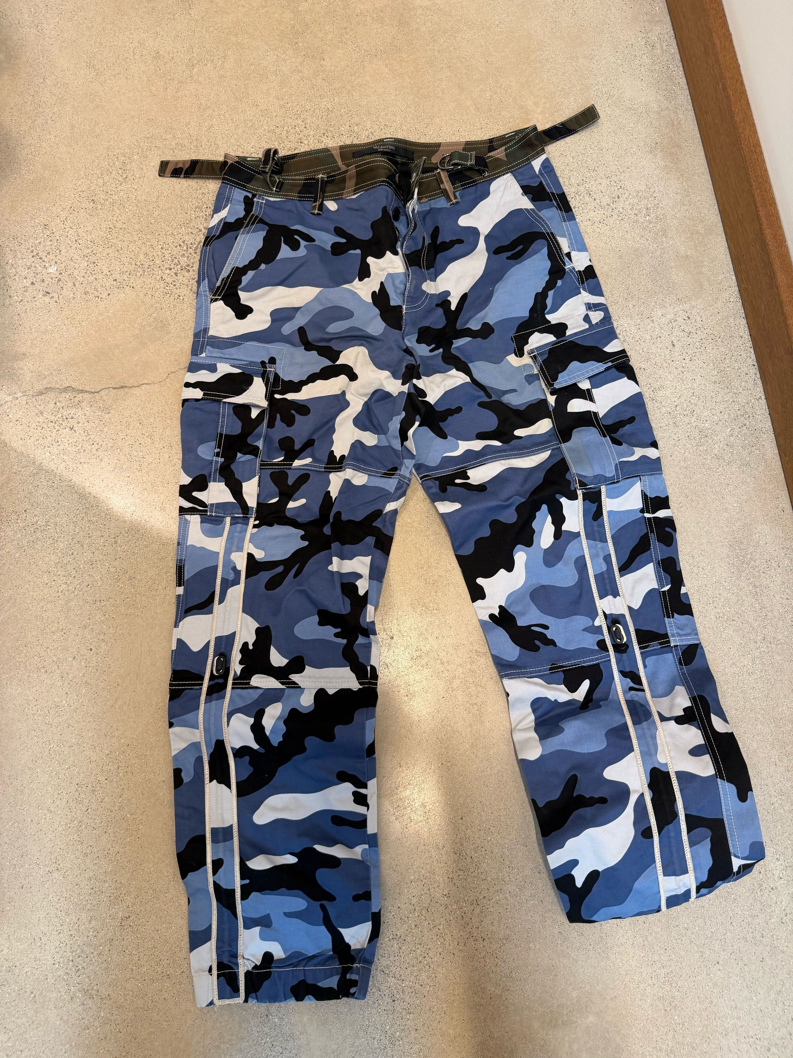 Valentino Valentino Blue Camoflauge Cargo Pants Size US 34 / EU 50 - 2 Thumbnail