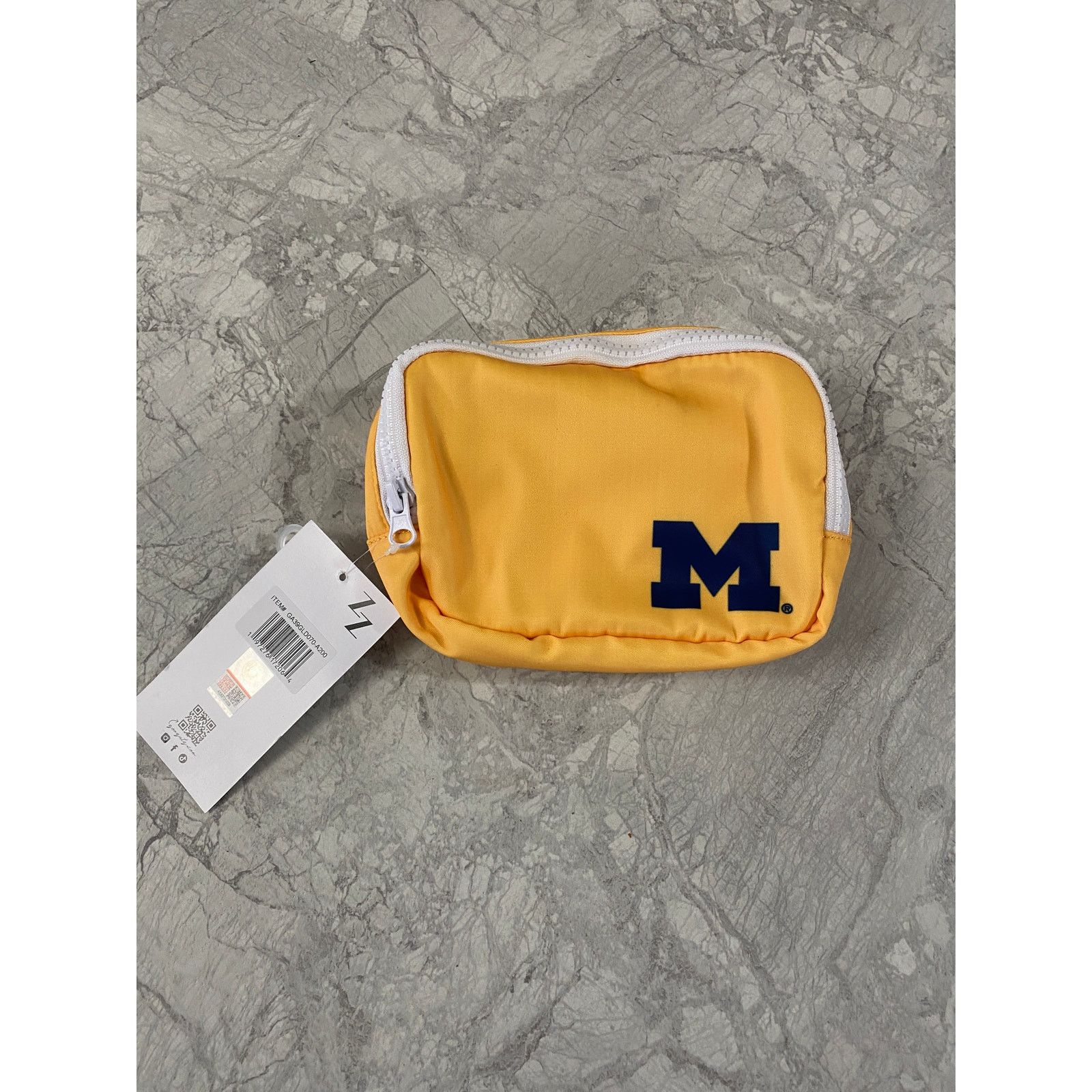 NCAA NWT Michigan Wolverines Stadium Sized 6.5"x4.5" Fanny Pack Size ONE SIZE - 1 Thumbnail
