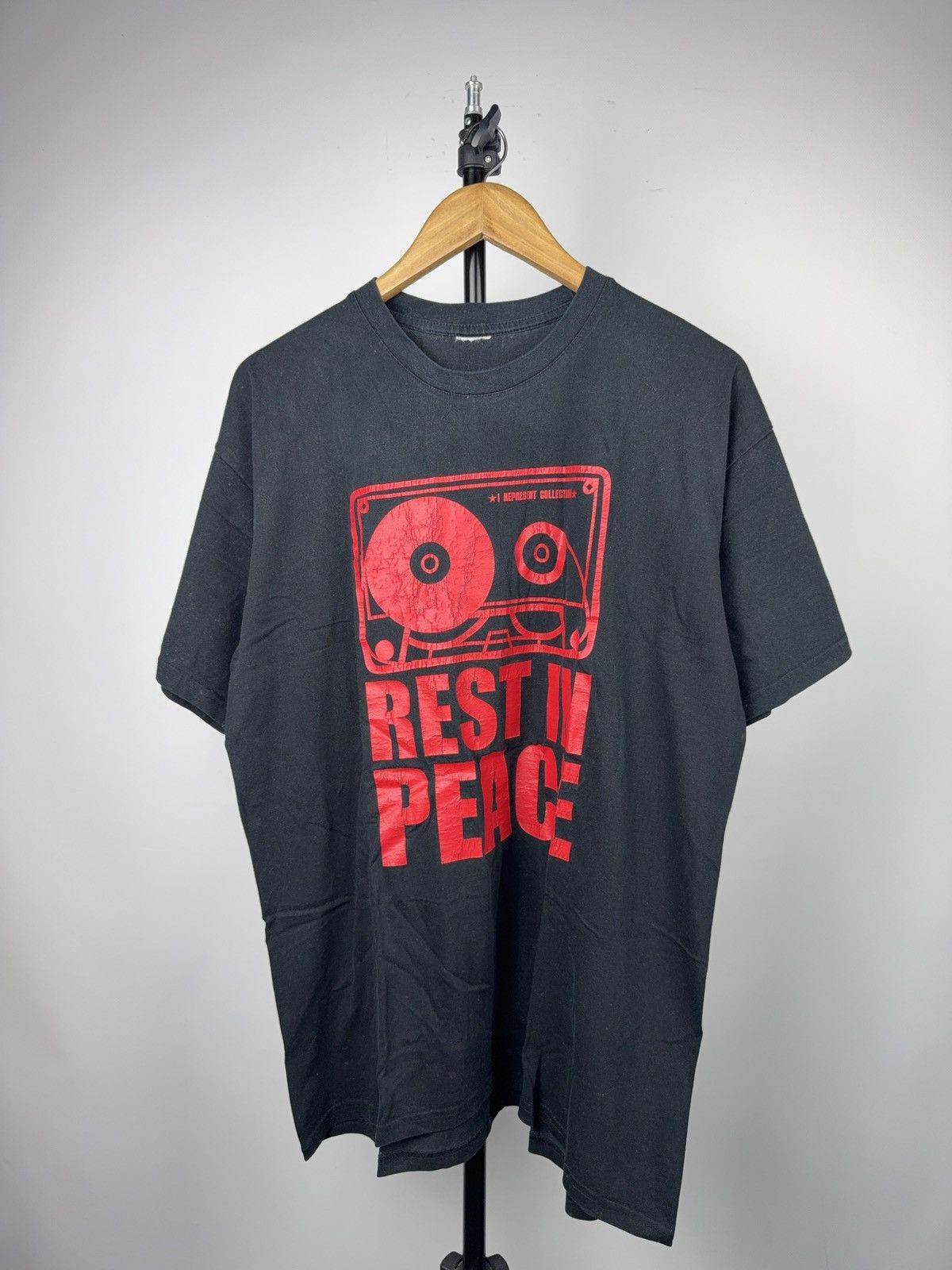 Vintage Vintage 00s Retro Rest In Peace Cassette Graphic T-Shirt Size US L / EU 52-54 / 3 - 1 Thumbnail