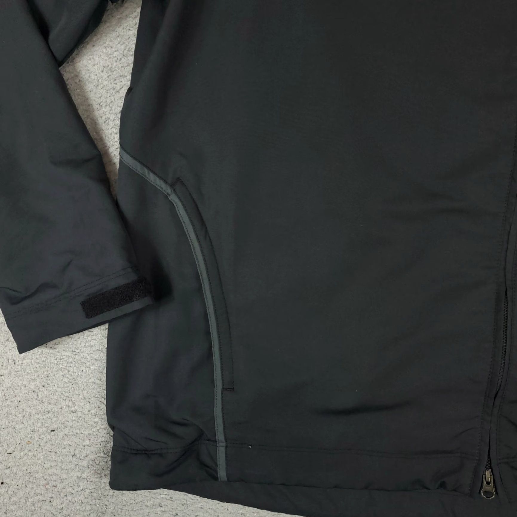 Nike Nike Jacket Mens Large Black Windbreaker Full Zip Up Pockets 2008 Beijing Sports Modern Mens Size US L / EU 52-54 / 3 - 3 Thumbnail