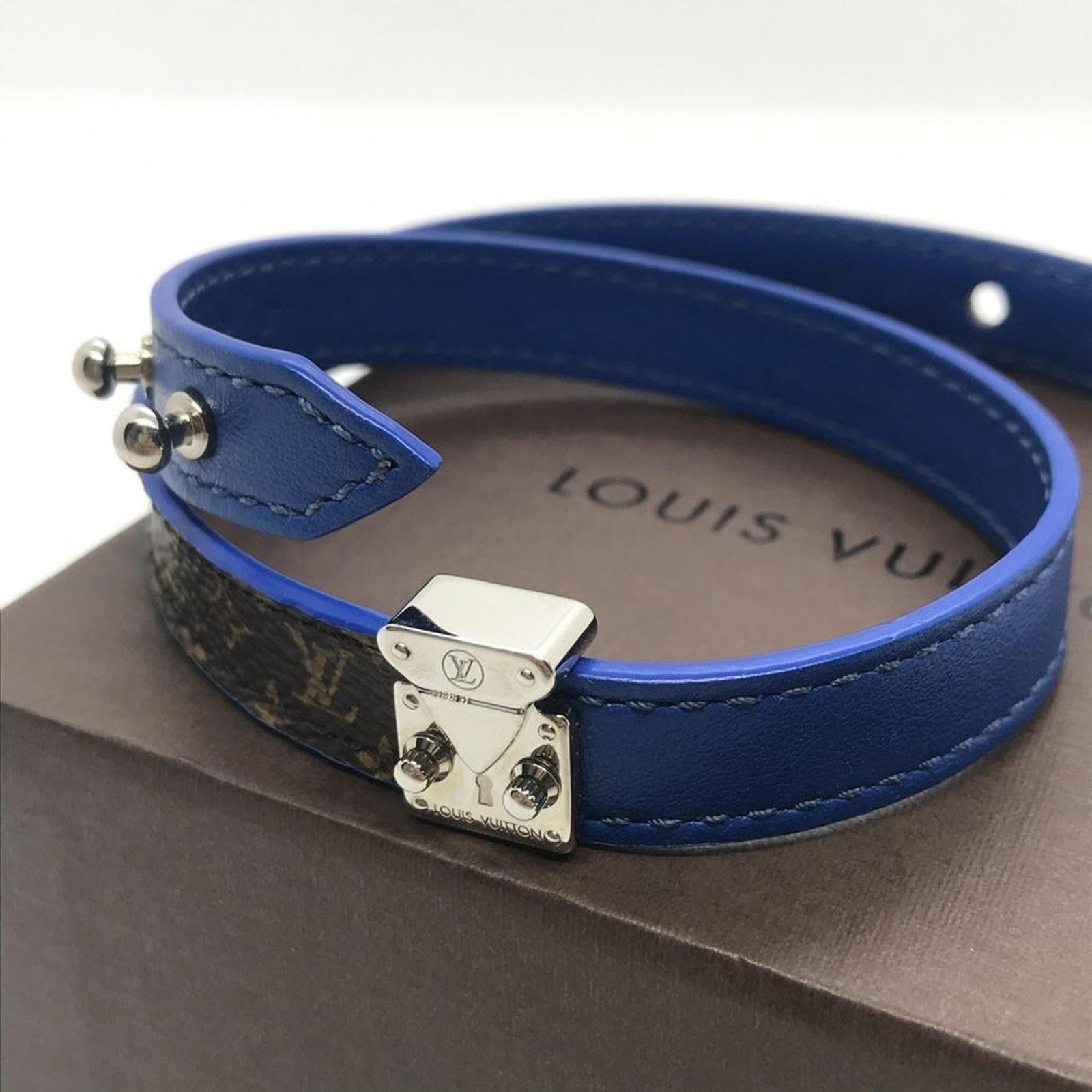 Louis Vuitton Louis Vuitton Lock It wrap bracelet blue silver monogram Size ONE SIZE - 4 Thumbnail