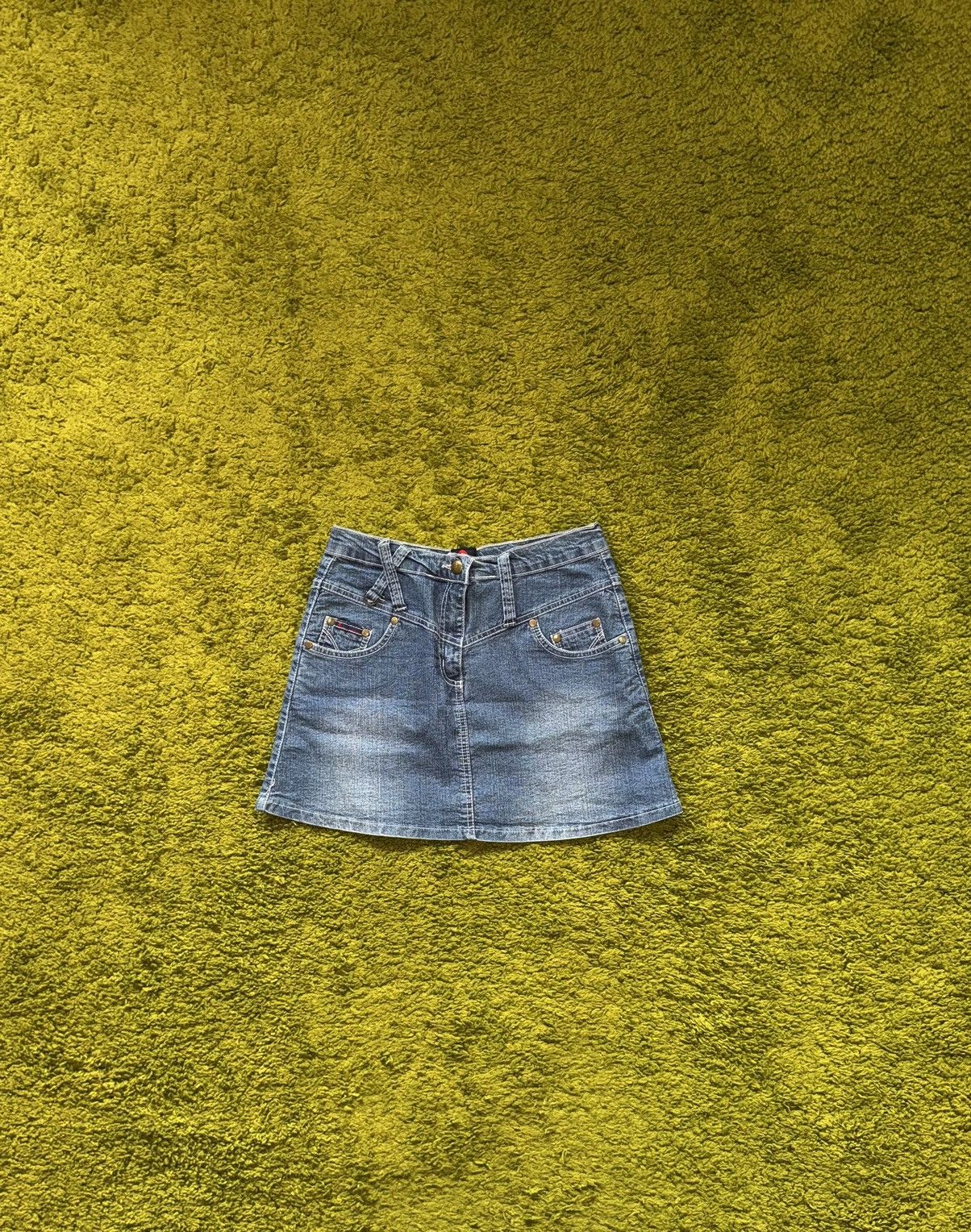 Designer × Dolce & Gabbana × Vintage Dolce & Gabbana D&G 2000s vintage denim mini skirt Y2K Size 26" / US 2 / IT 38 - 2 Thumbnail