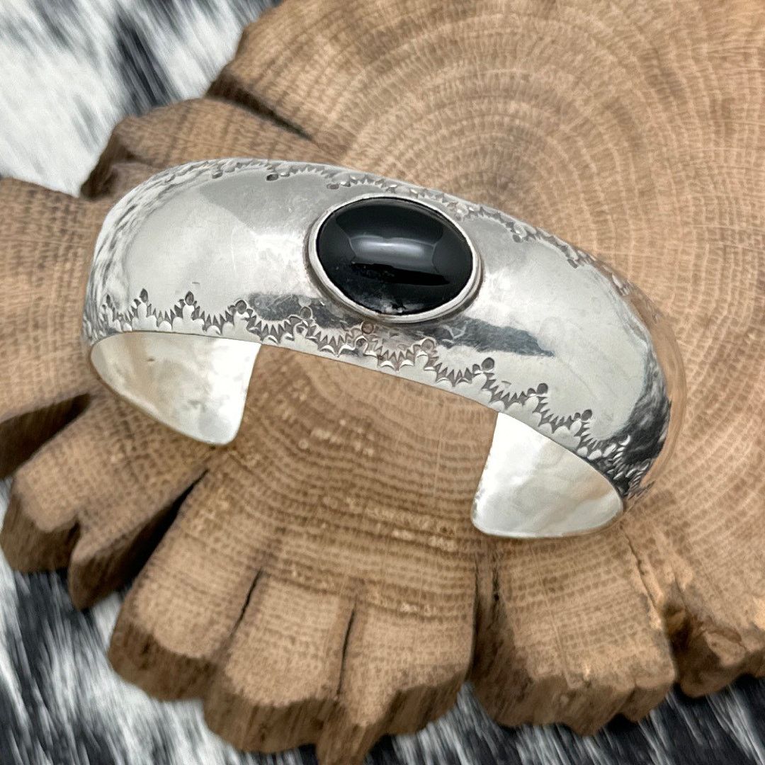 Native 1980s Native American NAVAJO Sterling & Onyx Cuff Bracelet Size ONE SIZE - 1 Thumbnail