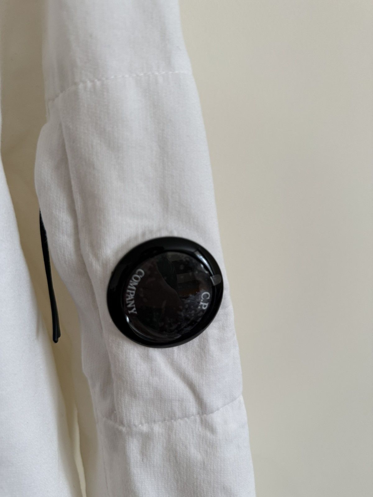 C.P. Company C.P. Company White Hooded Lens Sweatshirt – Size S Size US S / EU 44-46 / 1 - 2 Thumbnail