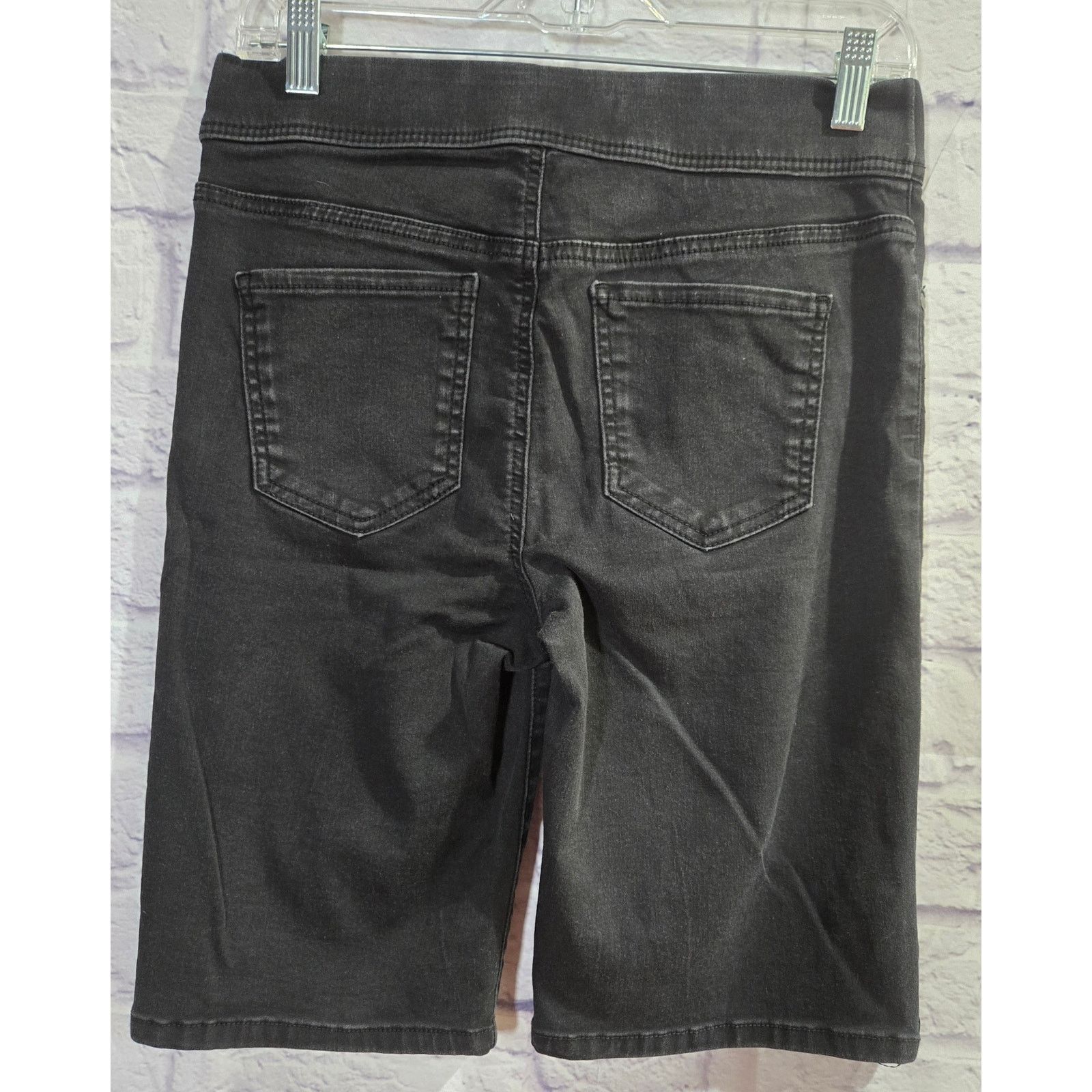 Other Gloria Vanderbilt Black Pull On Bermuda Denim Short 6 Size 28" / US 6 / IT 42 - 2 Thumbnail