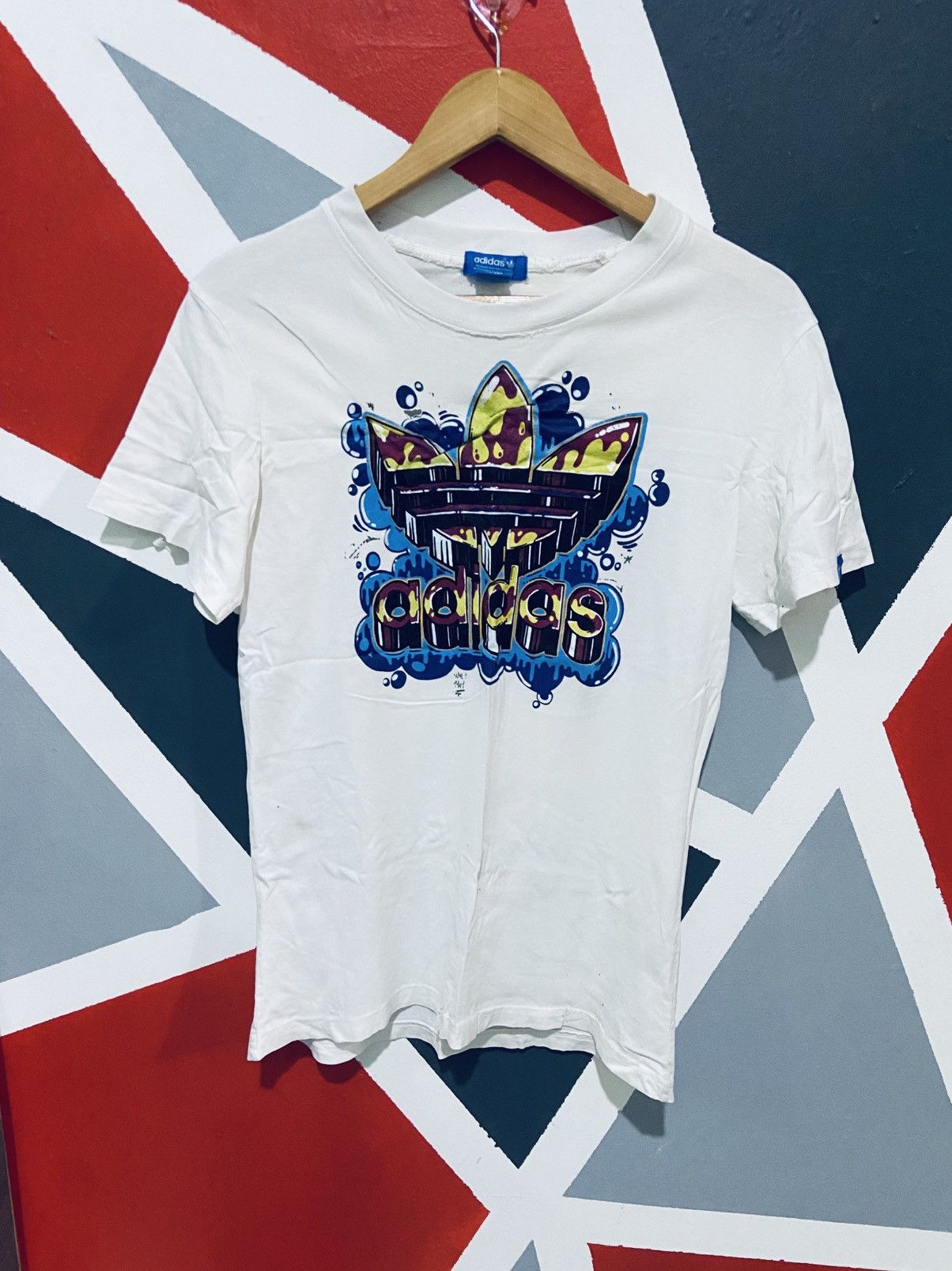 Adidas Vintage Adidas Colourfull Logo Tee Size US S / EU 44-46 / 1 - 1 Thumbnail