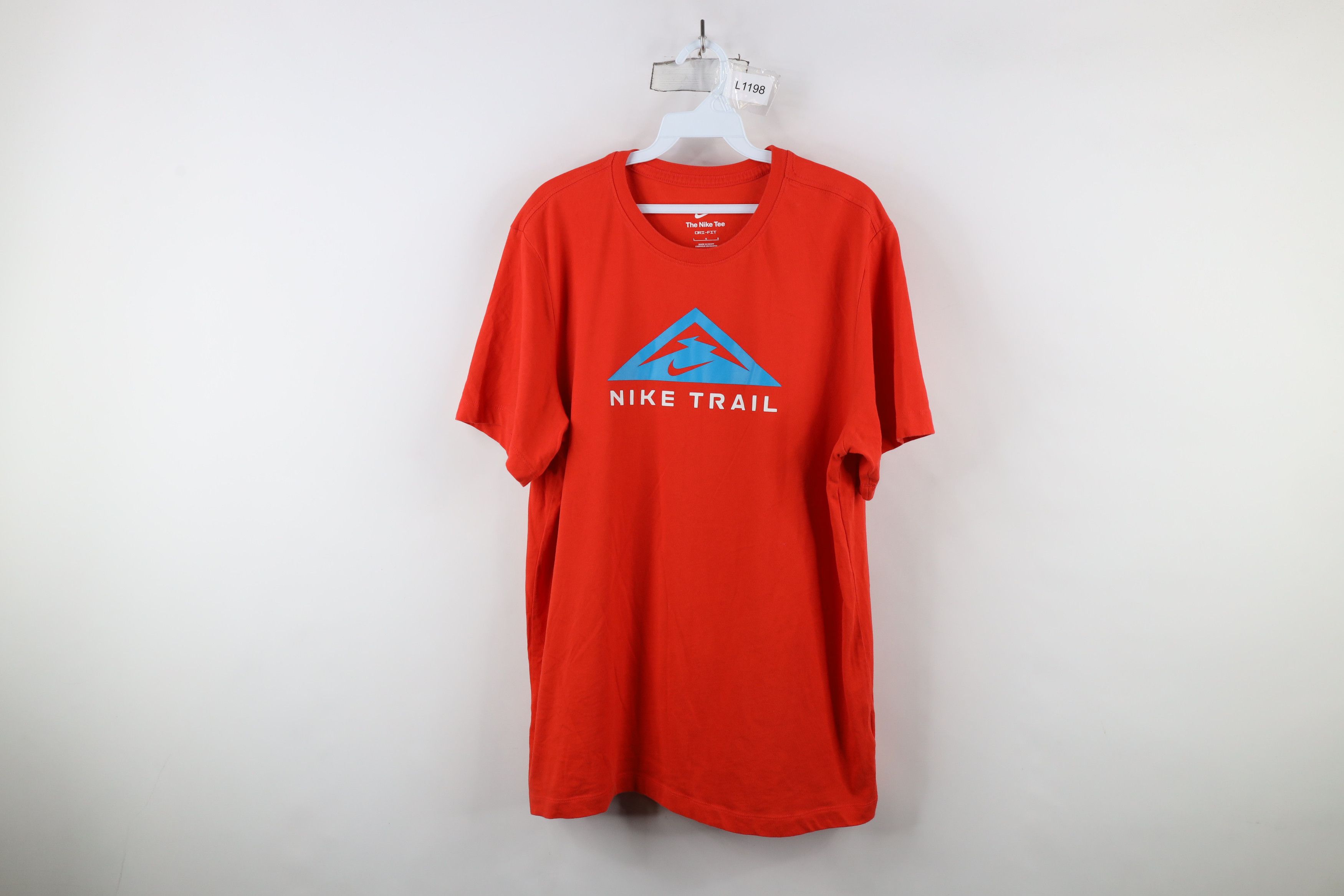 Nike × Vintage Nike Trail Travis Scott Center Swoosh Short Sleeve T-Shirt Size US L / EU 52-54 / 3 - 1 Thumbnail