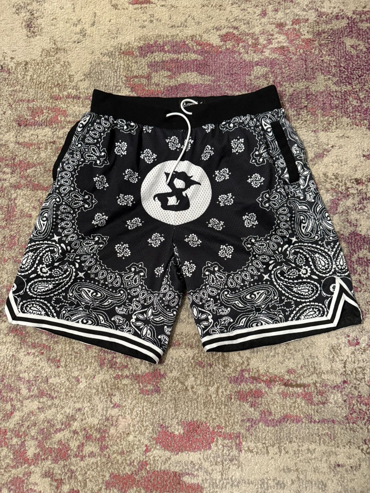 Section 8 Section 8 Bandana Shorts (OG version) Size US 32 / EU 48 - 1 Thumbnail