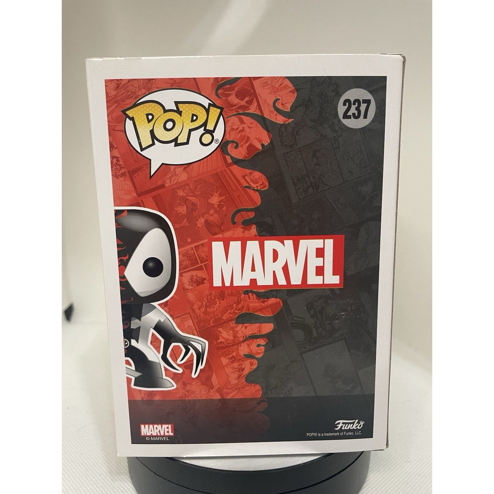 Marvel Comics Funko Pop! Deadpool / Venom (Metallic) - PIAB Exclusive 237 Size ONE SIZE - 6 Thumbnail