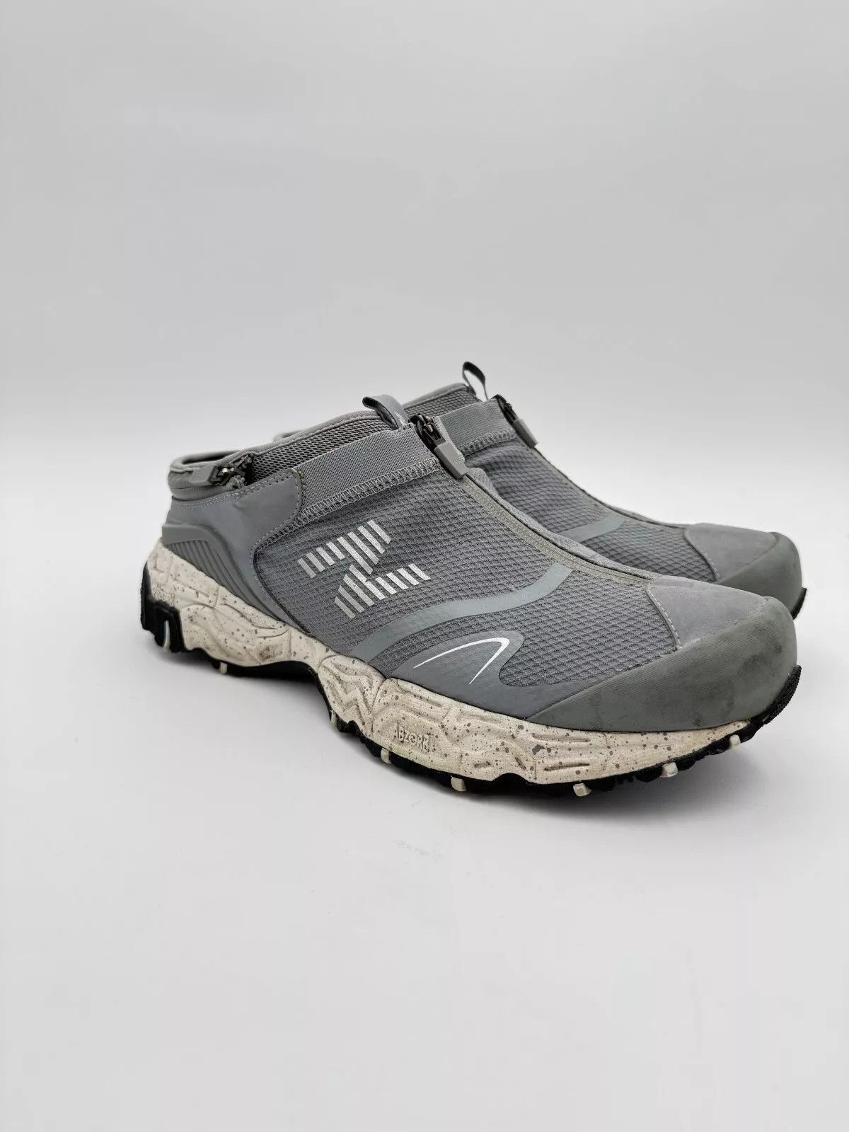New Balance New Balance Tokyo Niobium 2 in 1 Convertible Sneaker Size US 10 / EU 43 - 2 Thumbnail