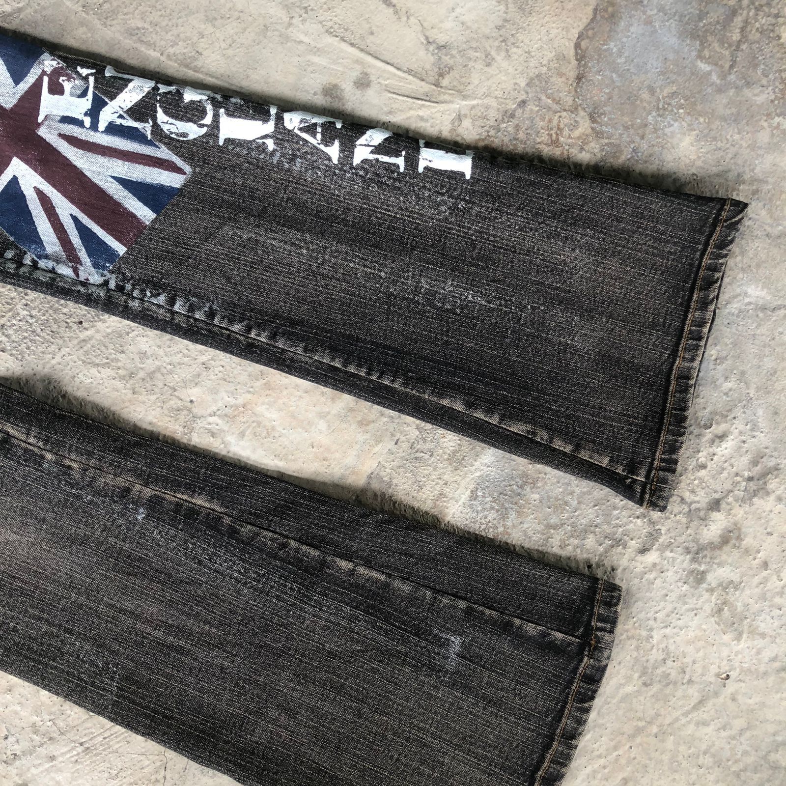 Japanese Brand British Punk Flared Jeans Size US 29 - 2 Thumbnail