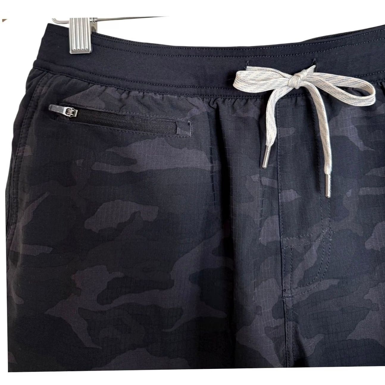 Vuori Vuori Stockton Compression Lined Athletic Shorts Black Camouflage Mens S Shorts Size US 29 - 2 Thumbnail