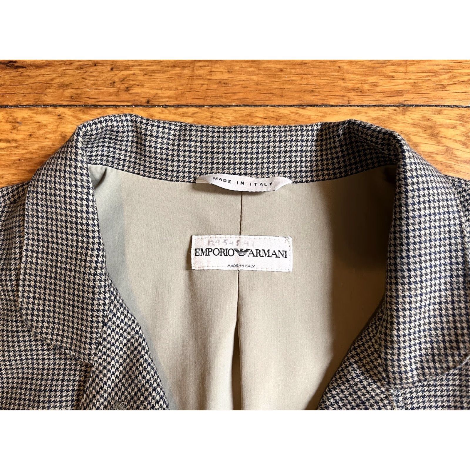 Emporio Armani VINTAGE Emporio Armani Blazer Women’s 46 Black Houndstooth 90s Designer Wool Notch Lapel Five-Button Single-Breasted Regular Tailored Women Size L / US 10 / IT 46 - 5 Thumbnail