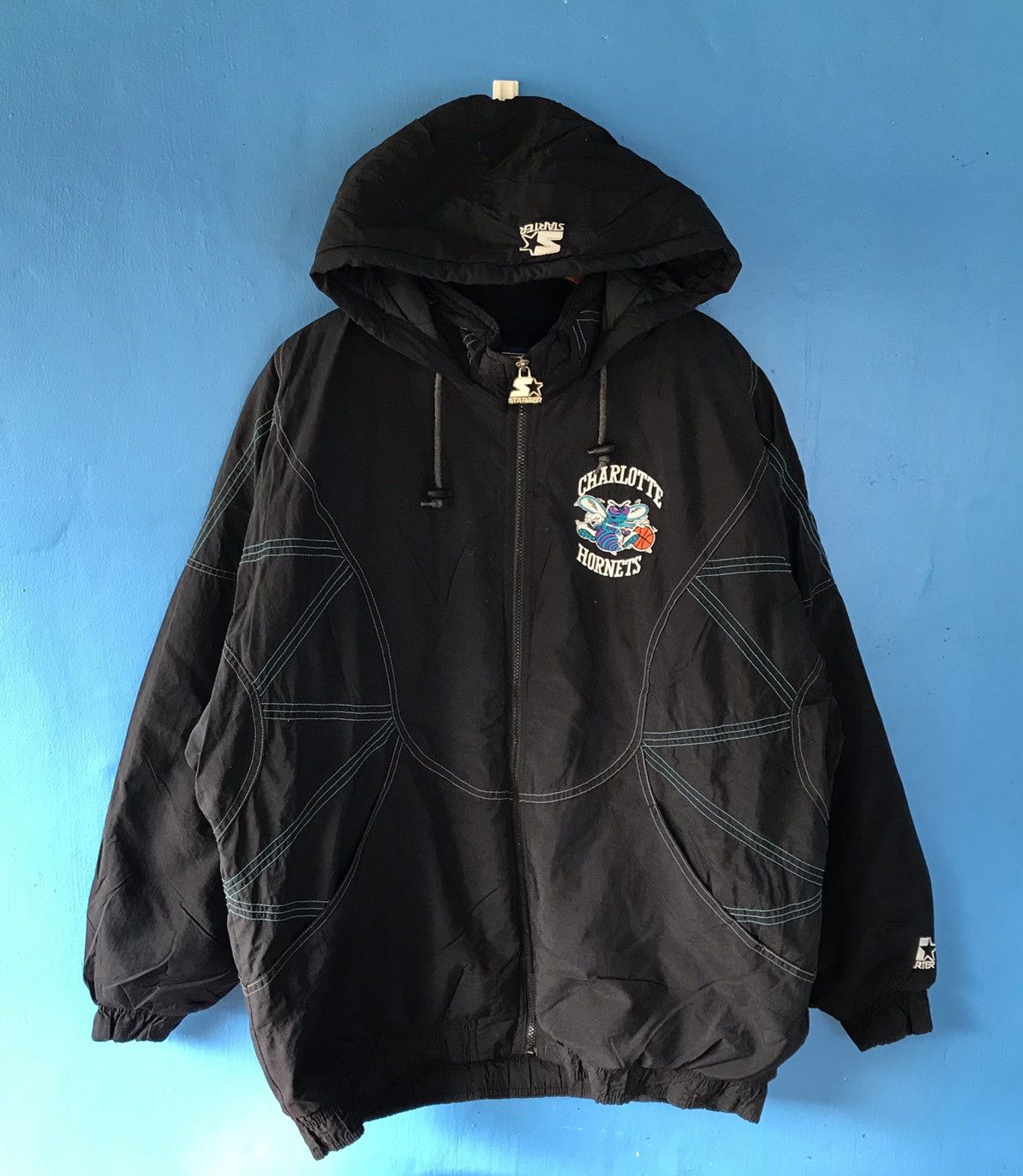 image of NBA x Starter Vintage Charlotte Hornets Official License Puffer Jacket in Black, Men's (Size XL)