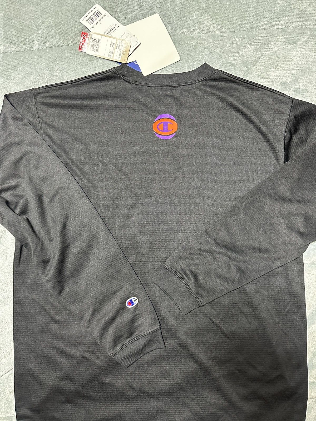 Champion New Champion Basketball Print Long Sleeve Dry Fit SZ L Men Size US L / EU 52-54 / 3 - 6 Thumbnail