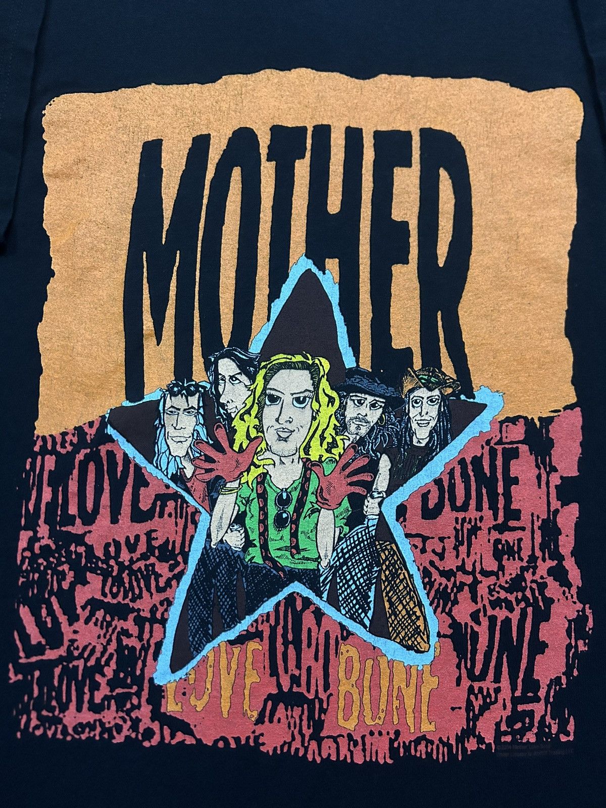 Band Tees 2004 Mother Love Bone Grunge Band Tshirt Size US L / EU 52-54 / 3 - 4 Thumbnail
