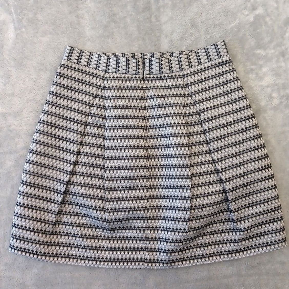 Bcbgmaxazria BCBGMAXAZRIA Skirt Short A-Line Gray Lined Pleated Wool Polyester Acrylic Zip Pocket Womens Size 2 Size 26" / US 2 / IT 38 - 2 Thumbnail