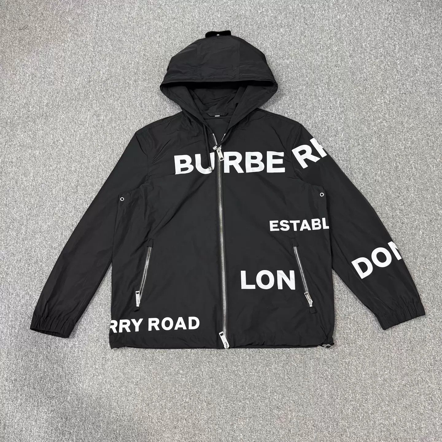 Burberry Burberry black logo print hooded jacket size 52 Size US L / EU 52-54 / 3 - 1 Thumbnail
