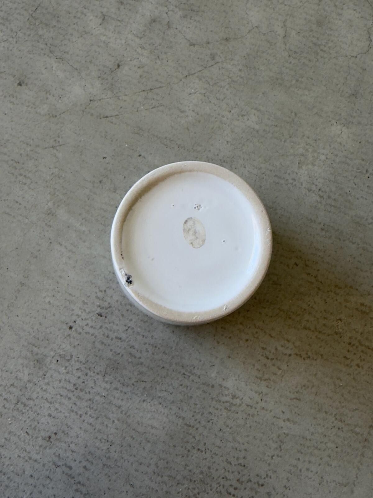 Other White Ceramic Planter Pot / Minimal Modern Indoor Decor Size ONE SIZE - 3 Thumbnail