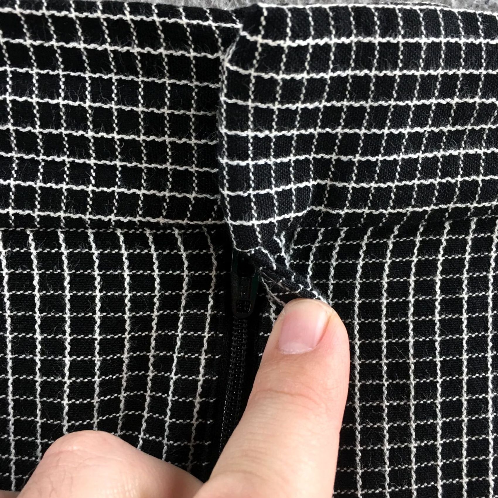 Banana Republic Banana Republic Sloan Capri Pants Womens 6P Black Gingham Zip Capris Petite Pants Indoor Casual Mens Women Girls 2? Size 28" / US 6 / IT 42 - 5 Thumbnail