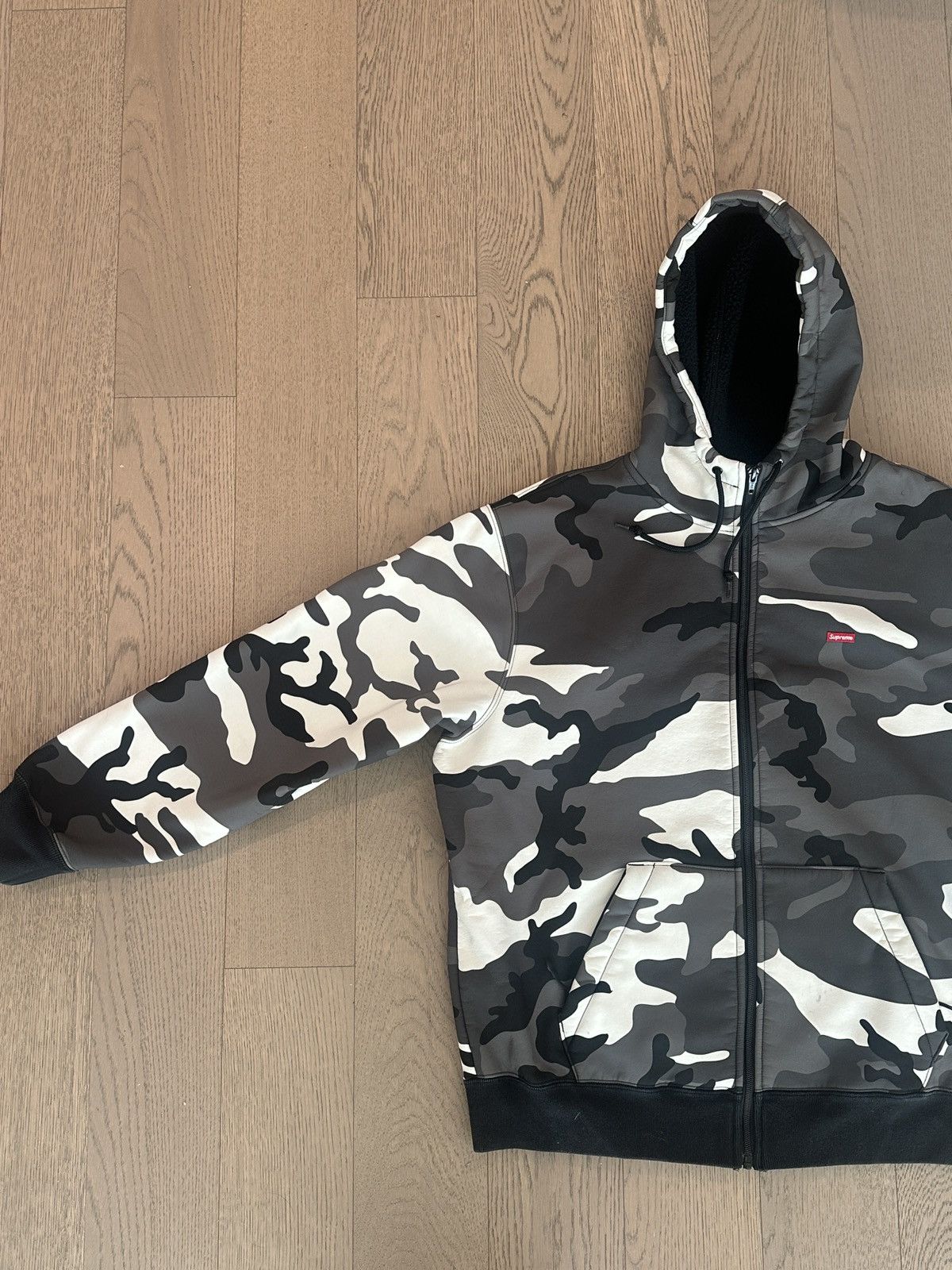 Supreme Supreme Camo Sherpa Zip-Up Hoodie – Black/White Woodland Size US M / EU 48-50 / 2 - 5 Thumbnail