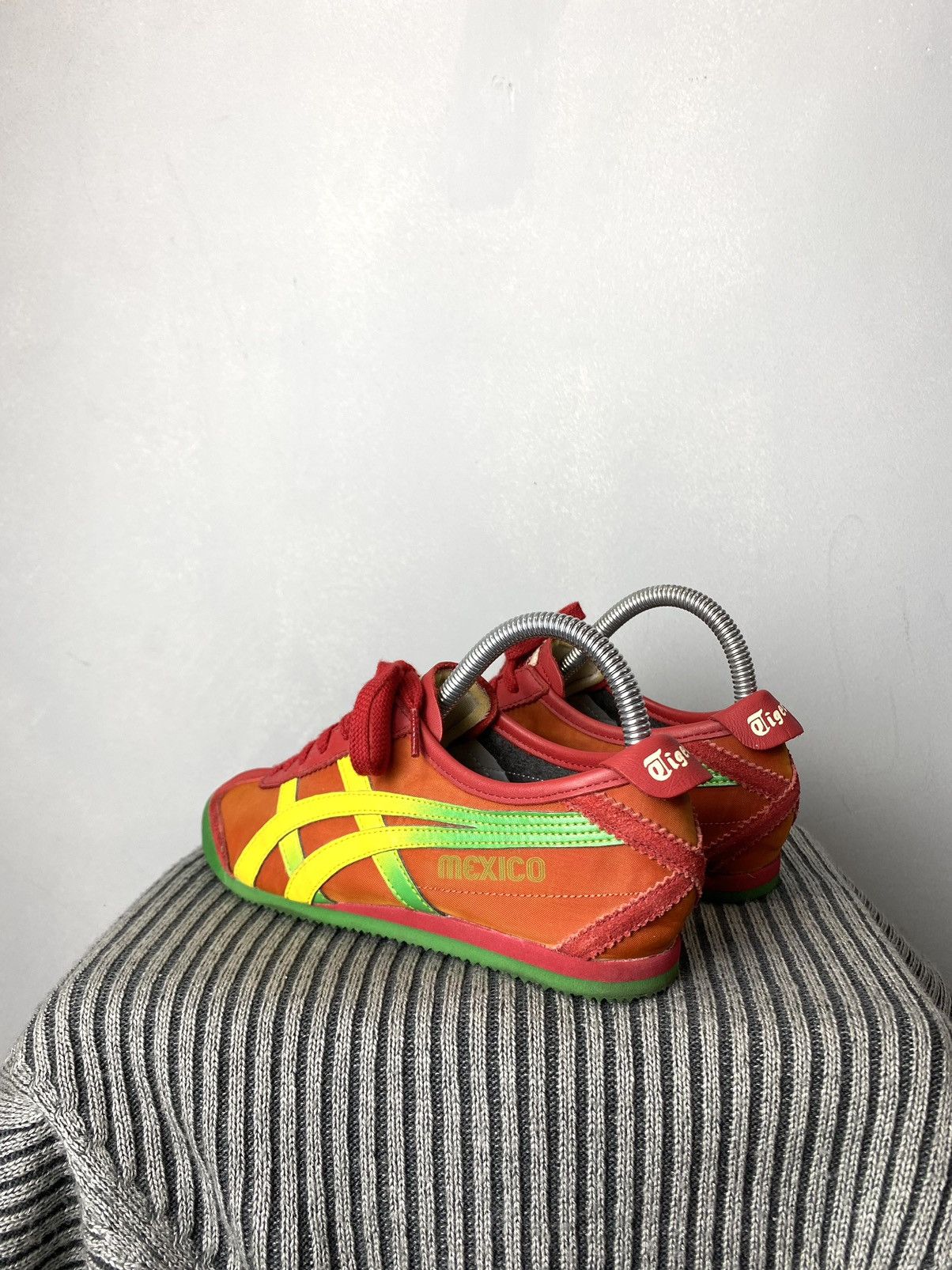 Asics Rare! Vintage Onitsuka Tiger Low Top Sneakers Asics Size US 7 / IT 37 - 3 Thumbnail