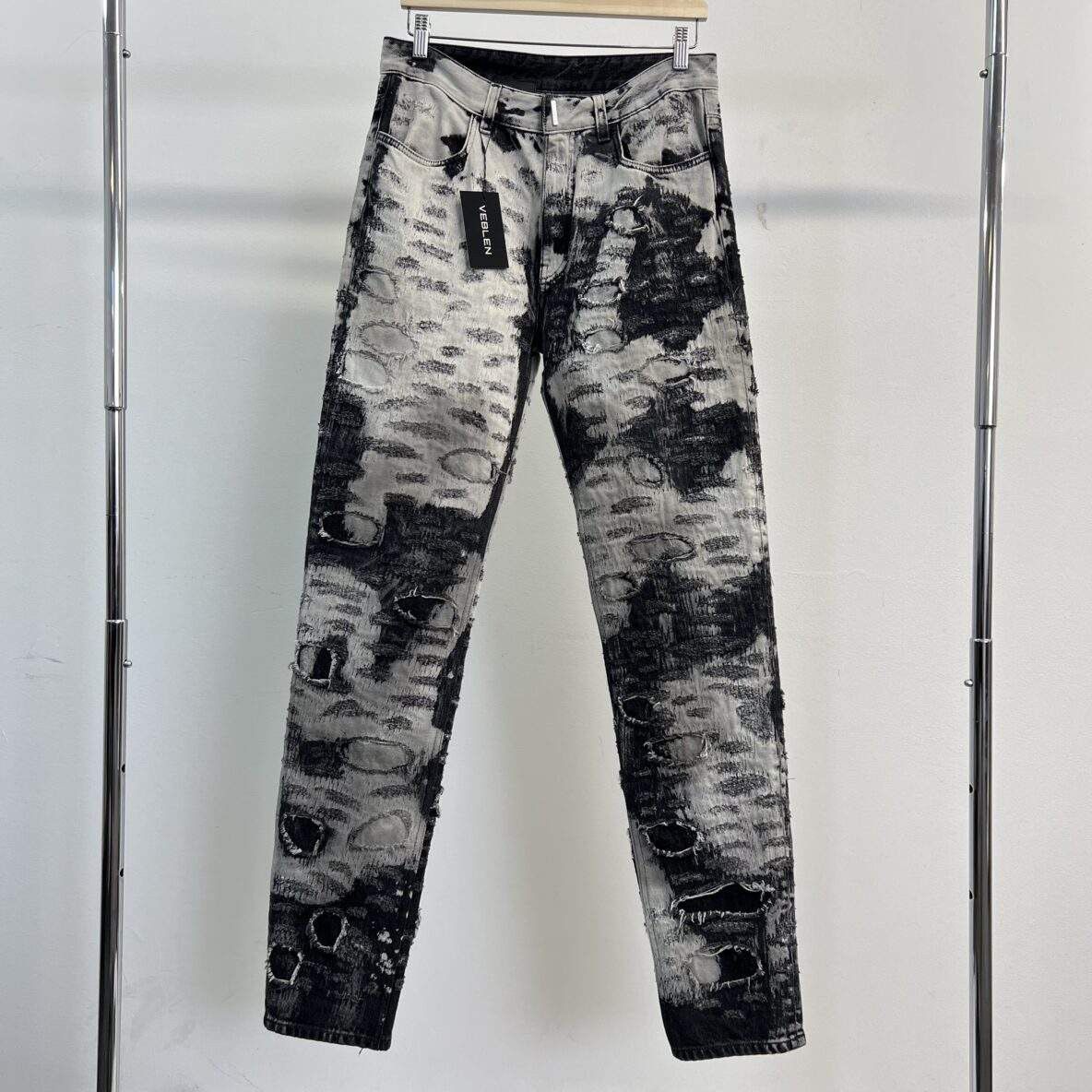 Givenchy Givenchy Sample Destroyed Jeans Size US 30 / EU 46 - 1 Thumbnail