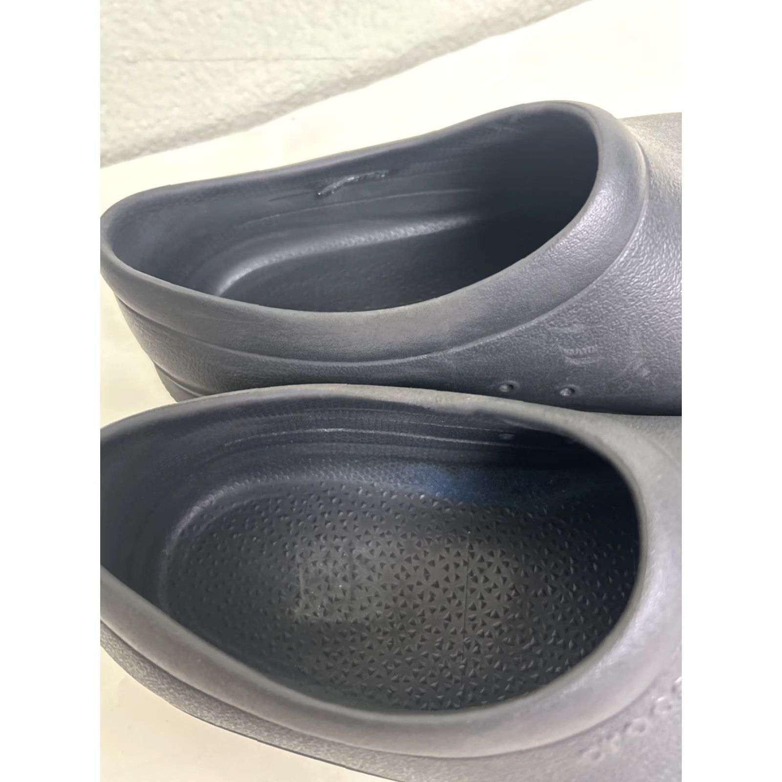 Crocs VINTAGE Crocs Lock Mens Black Dual Comfort Slip Resistant Clogs M 9 W 11 Size Black Crocs Lock Clog Mens Slips Resistant Comfort Shoes Size ONE SIZE - 5 Thumbnail