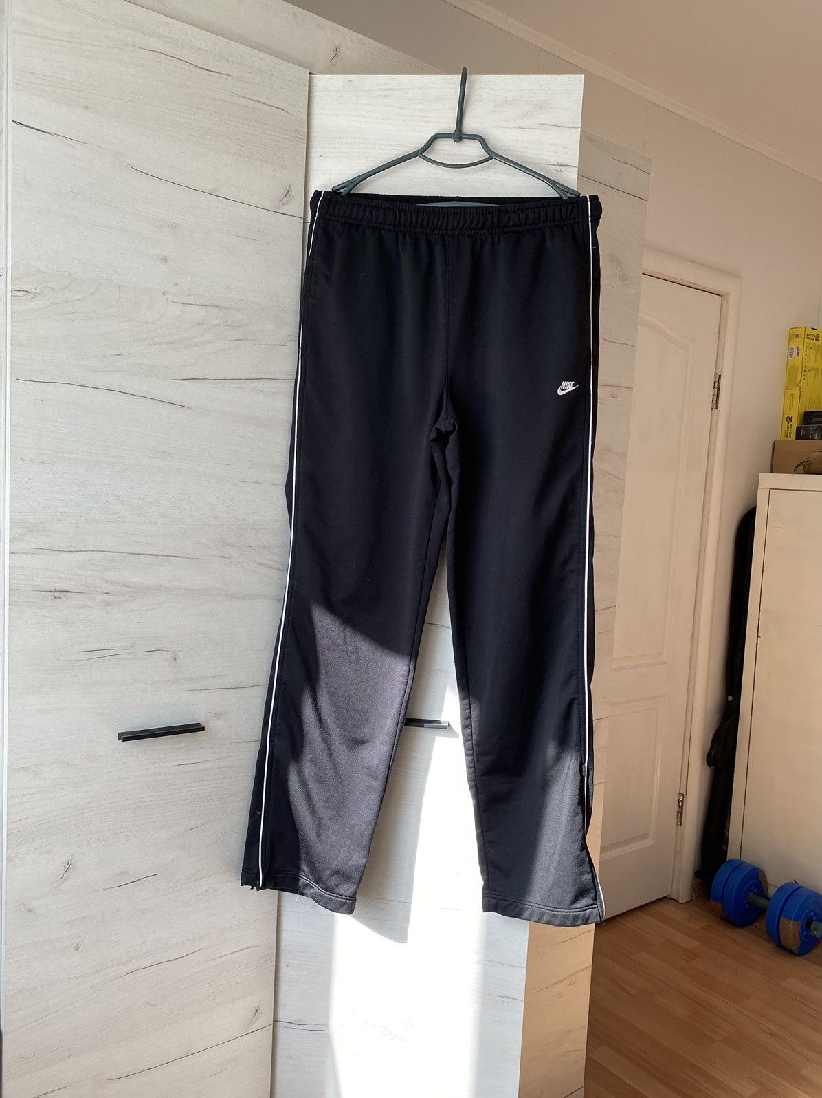 Nike × Vintage Vintage Men's Nike Baggy Pants with Lampasas Black Size M Size US 38 / EU 54 - 1 Thumbnail