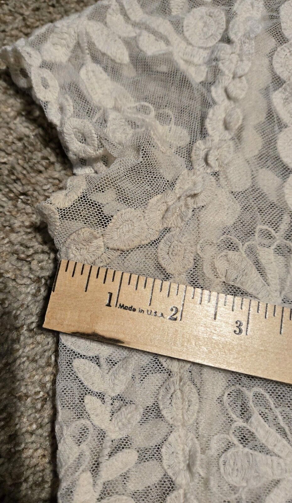 Designer Cream Exhilaration Lace Floral T Shirt Sz S - Stains See Pic Size S / US 4 / IT 40 - 4 Thumbnail