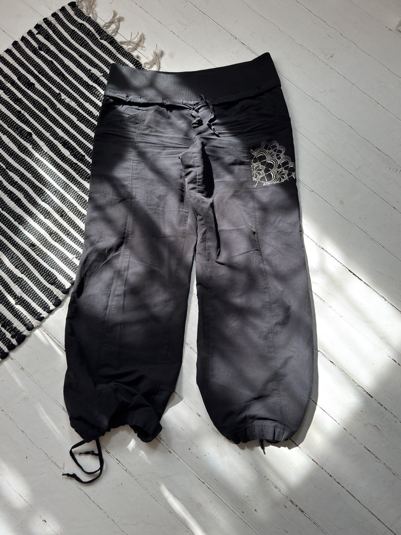 VINTAGE REEBOK PARACHUTE STYLE PANTS