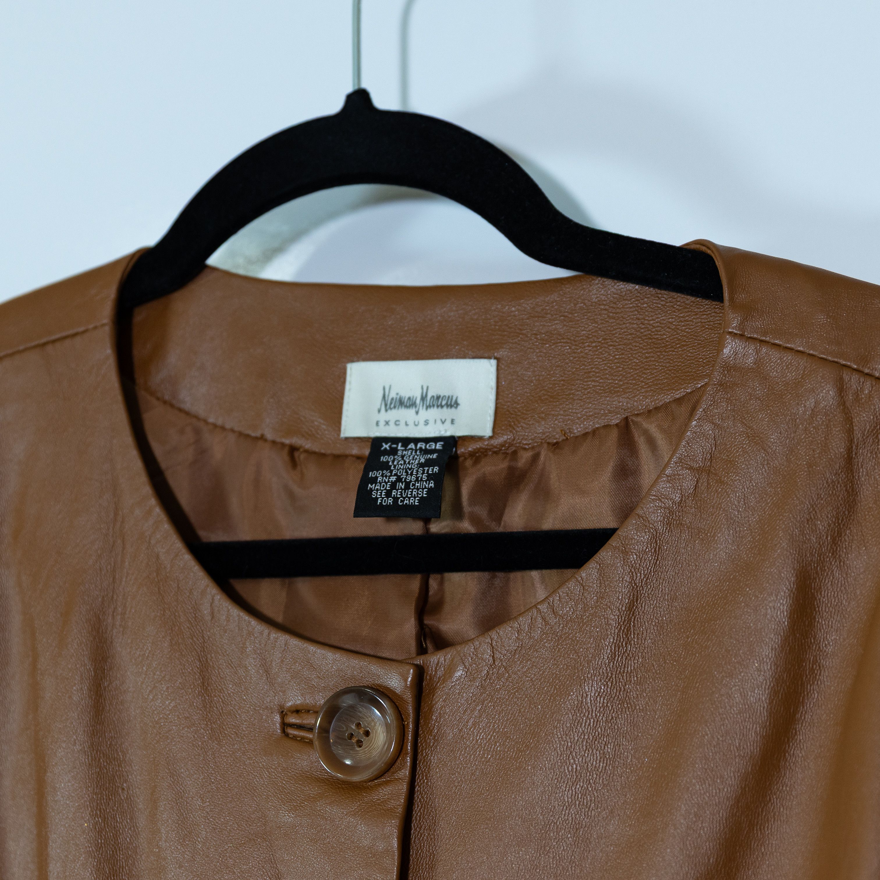 Neiman Marcus Neiman Marcus Genuine Leather Button Front Size XL / US 12-14 / IT 48-50 - 2 Thumbnail