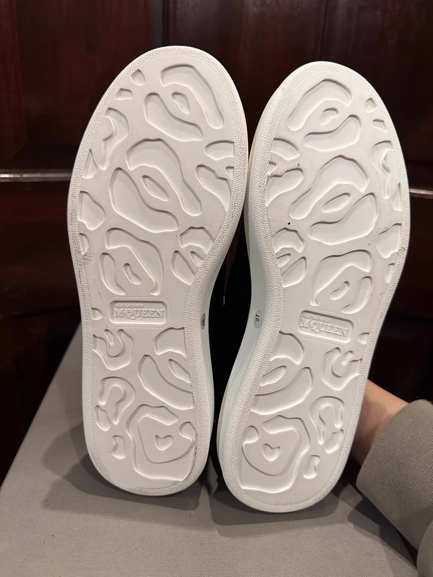 Alexander McQueen Alexander McQueen Butterfly Embroidery Slip-Ons。Ｑ25 Size US 7 / IT 37 - 5 Thumbnail