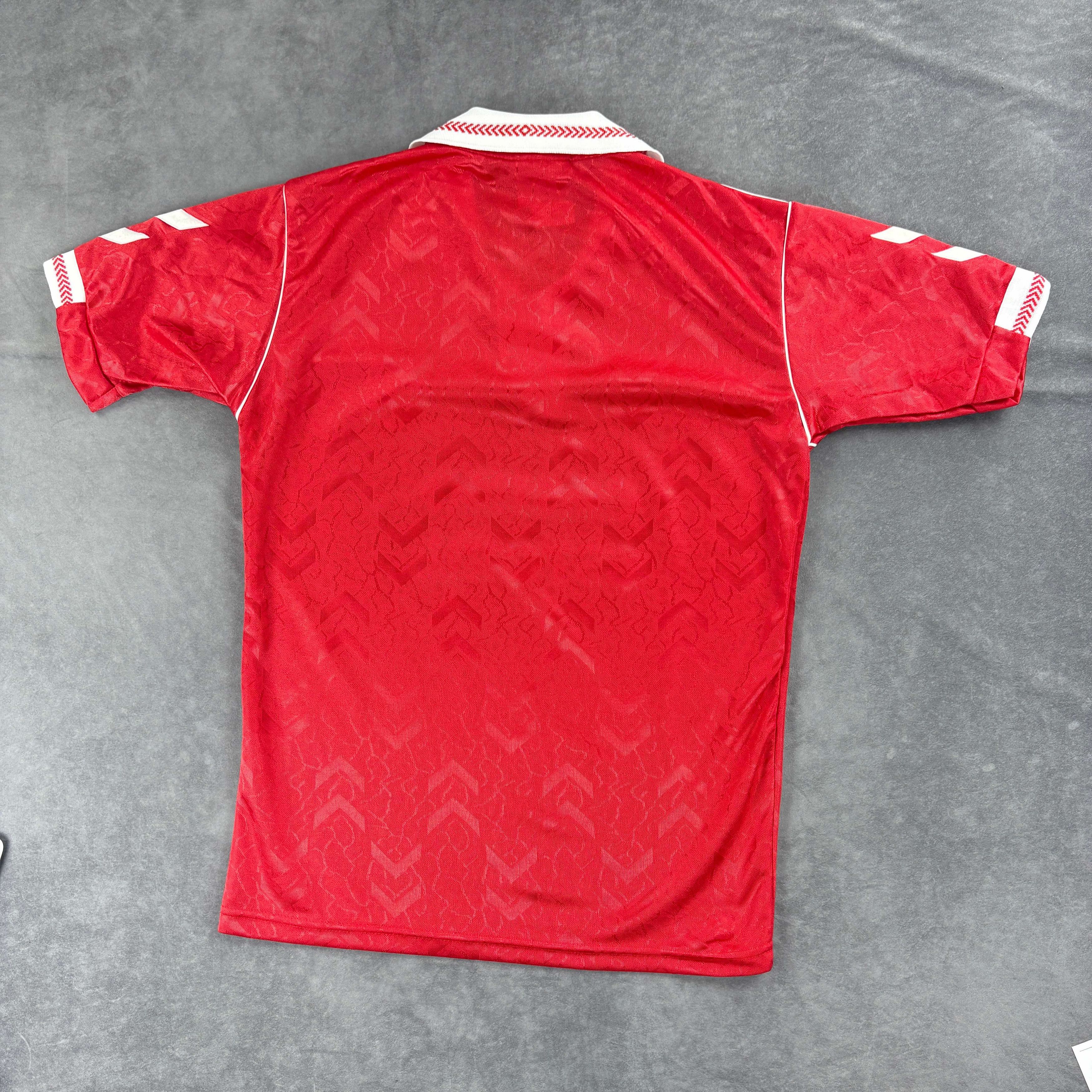 Hummel Benfica 1992-93 Hummel home football jersey shirt size S Size US S / EU 44-46 / 1 - 2 Thumbnail