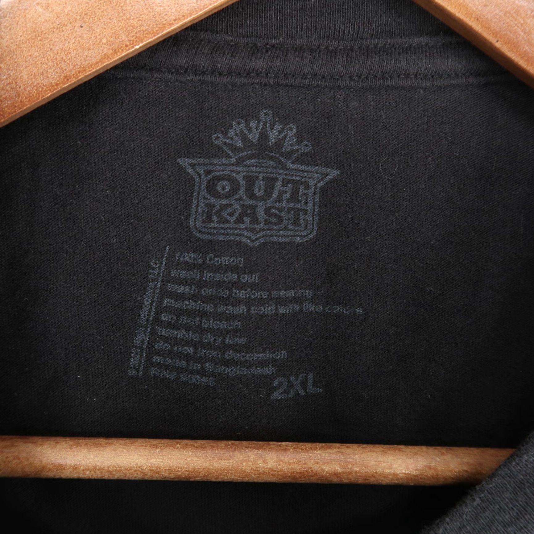 Vintage VINTAGE Outkast Band T Shirt Adult 2XL Black Short Sleeve Atliens Size US XXL / EU 58 / 5 - 6 Thumbnail