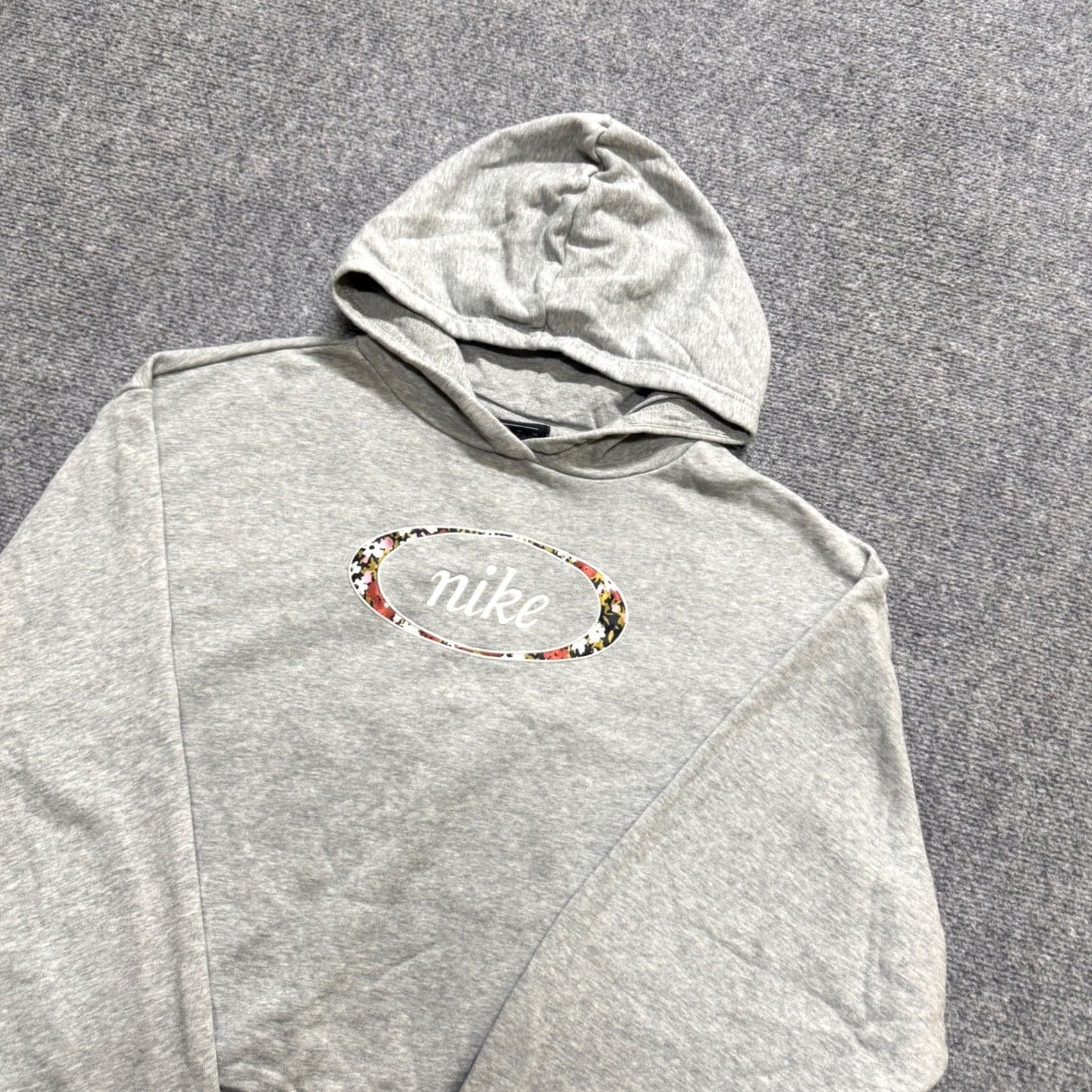 Nike Nike Hoodie Women's XL Gray Floral Cropped Pullover Embroidered Activewear Size XL / US 12-14 / IT 48-50 - 2 Thumbnail