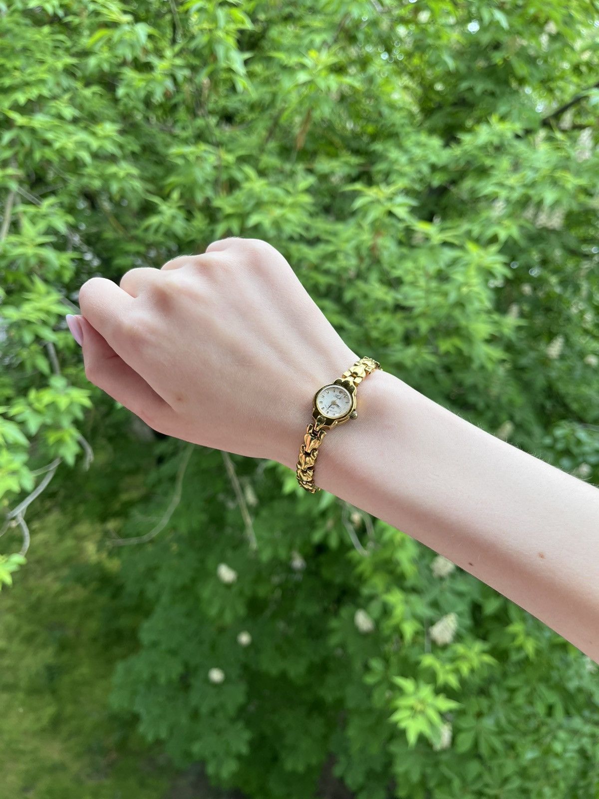 Jewelry Vintage Luch Women’s USSR Watch with Gold Bracelet Size ONE SIZE - 17 Thumbnail