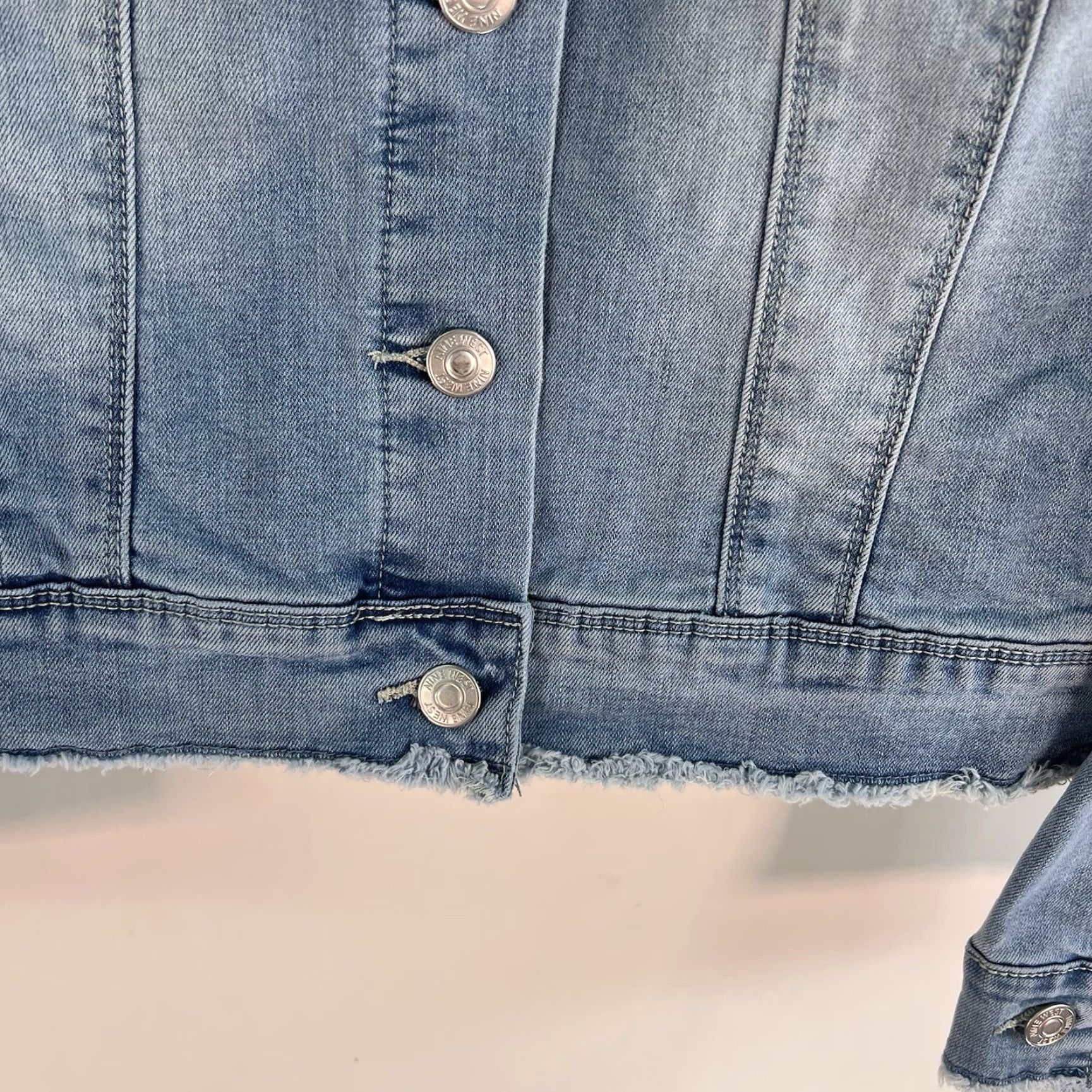 Nine West VINTAGE Nine West Denim Jacket Womens Size L Blue Stretch Casual Bohemian 90s Fashion Size L / US 10 / IT 46 - 4 Thumbnail